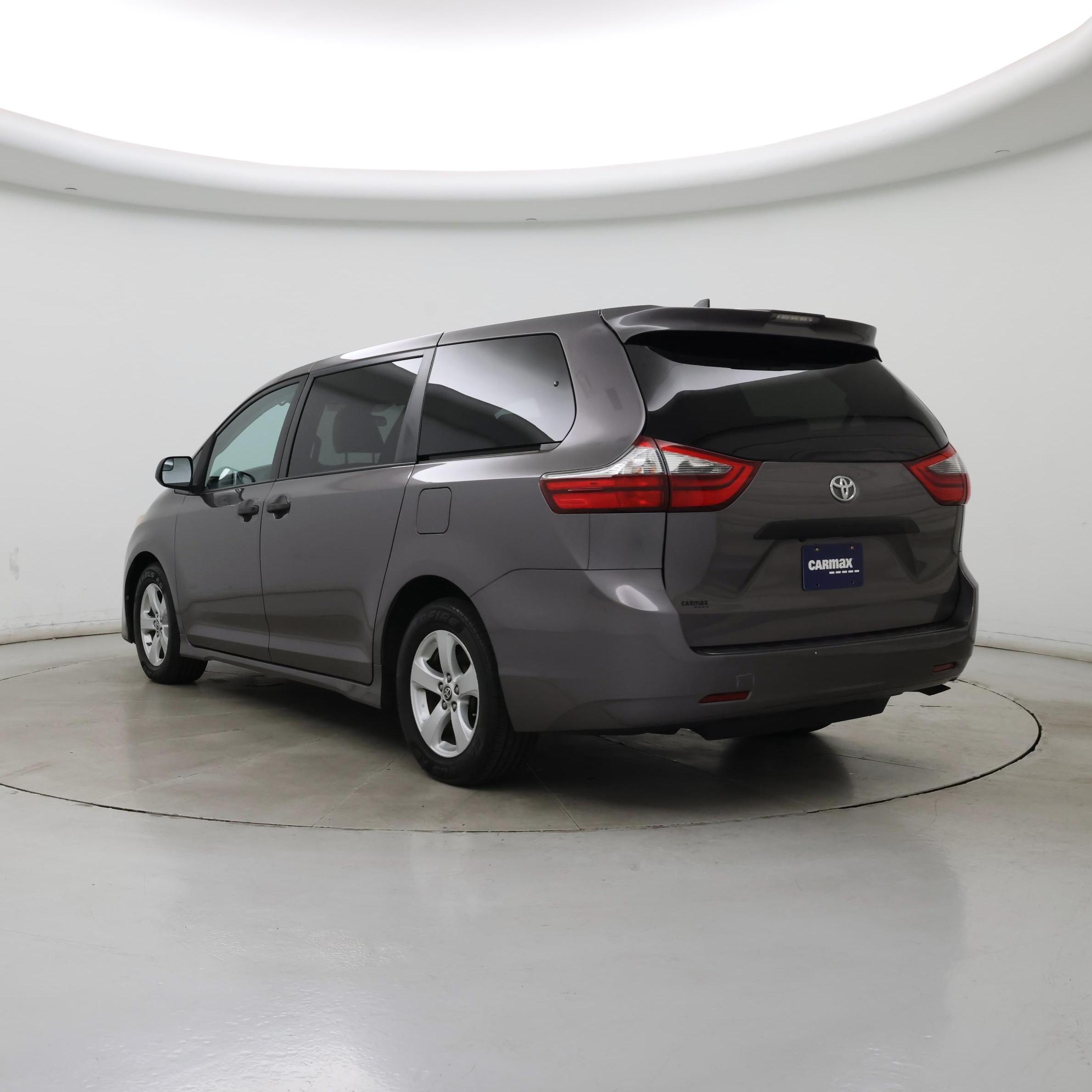 Thumbnail: 2020 Toyota Sienna - 2