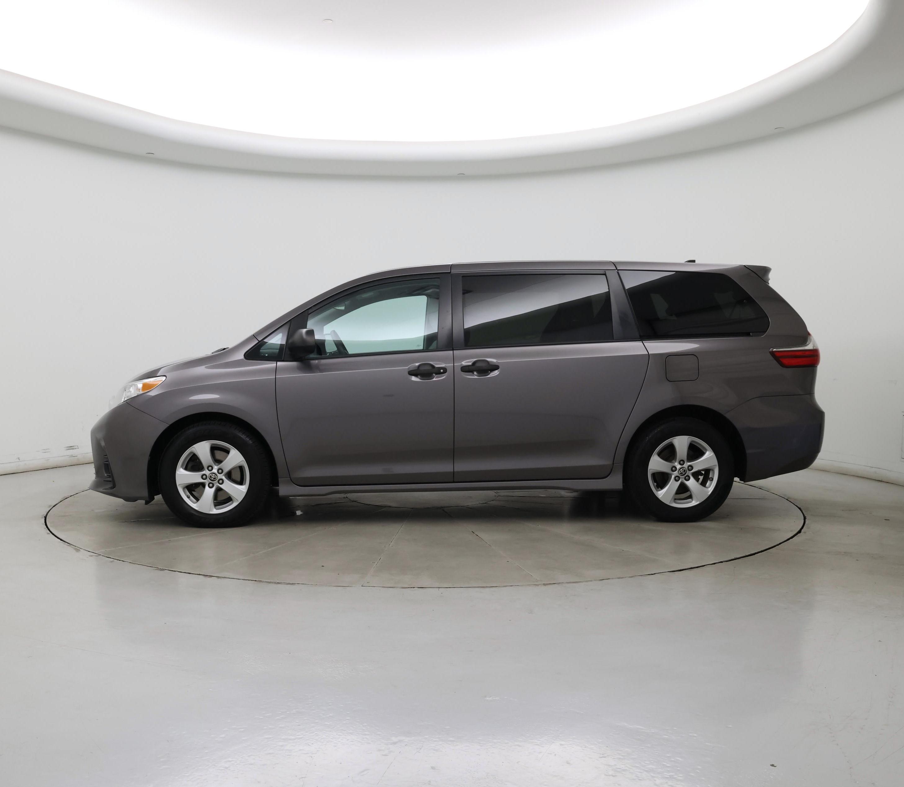 Thumbnail: 2020 Toyota Sienna - 3