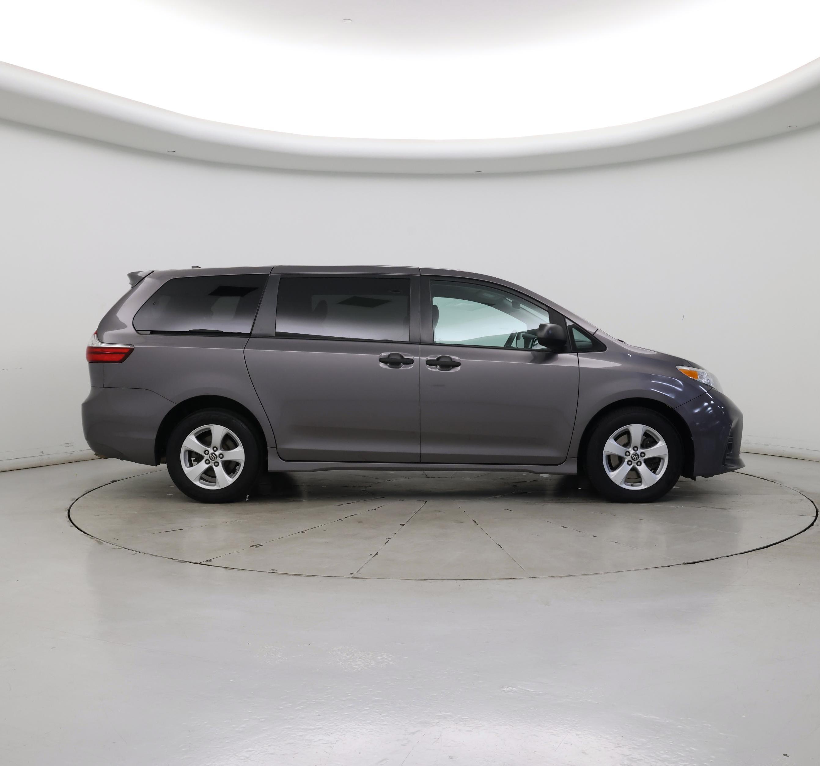 Thumbnail: 2020 Toyota Sienna - 7