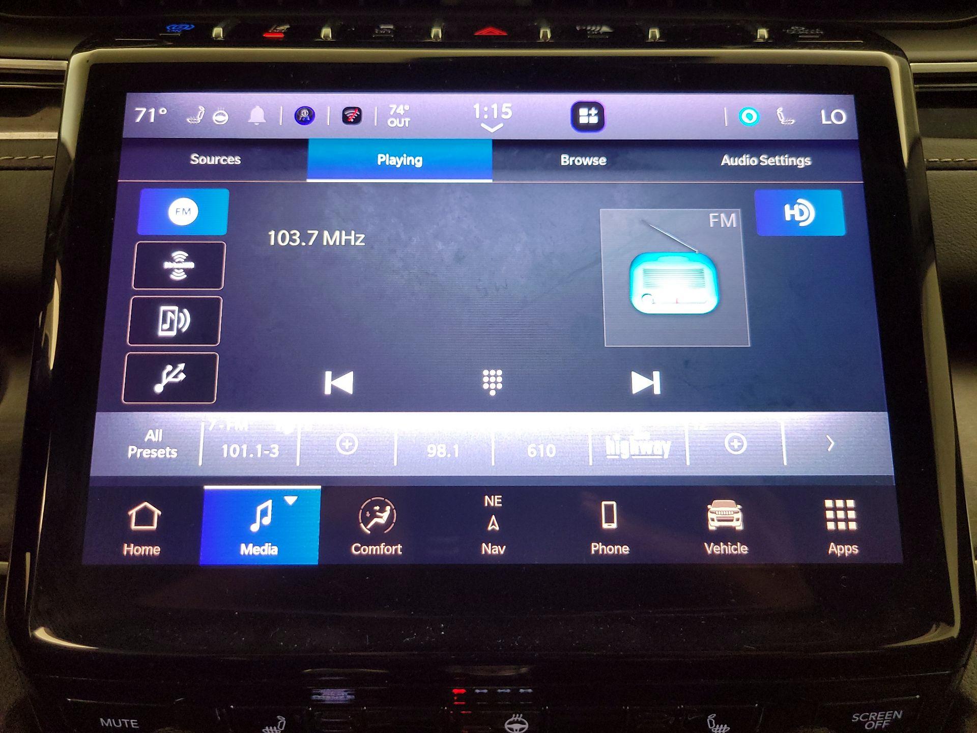Thumbnail: 2023 Jeep Grand Cherokee - 16