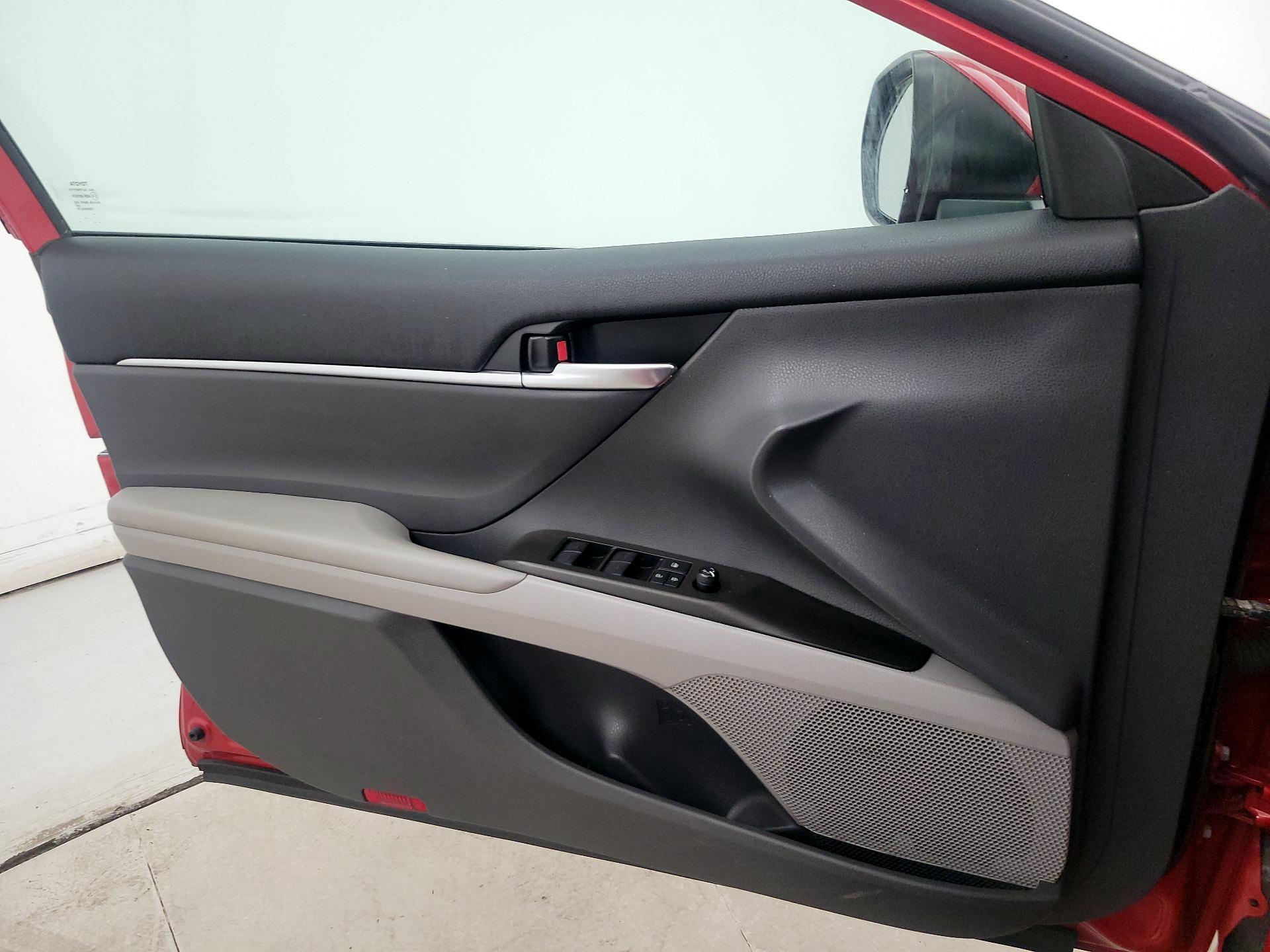 Thumbnail: 2021 Toyota Camry - 12