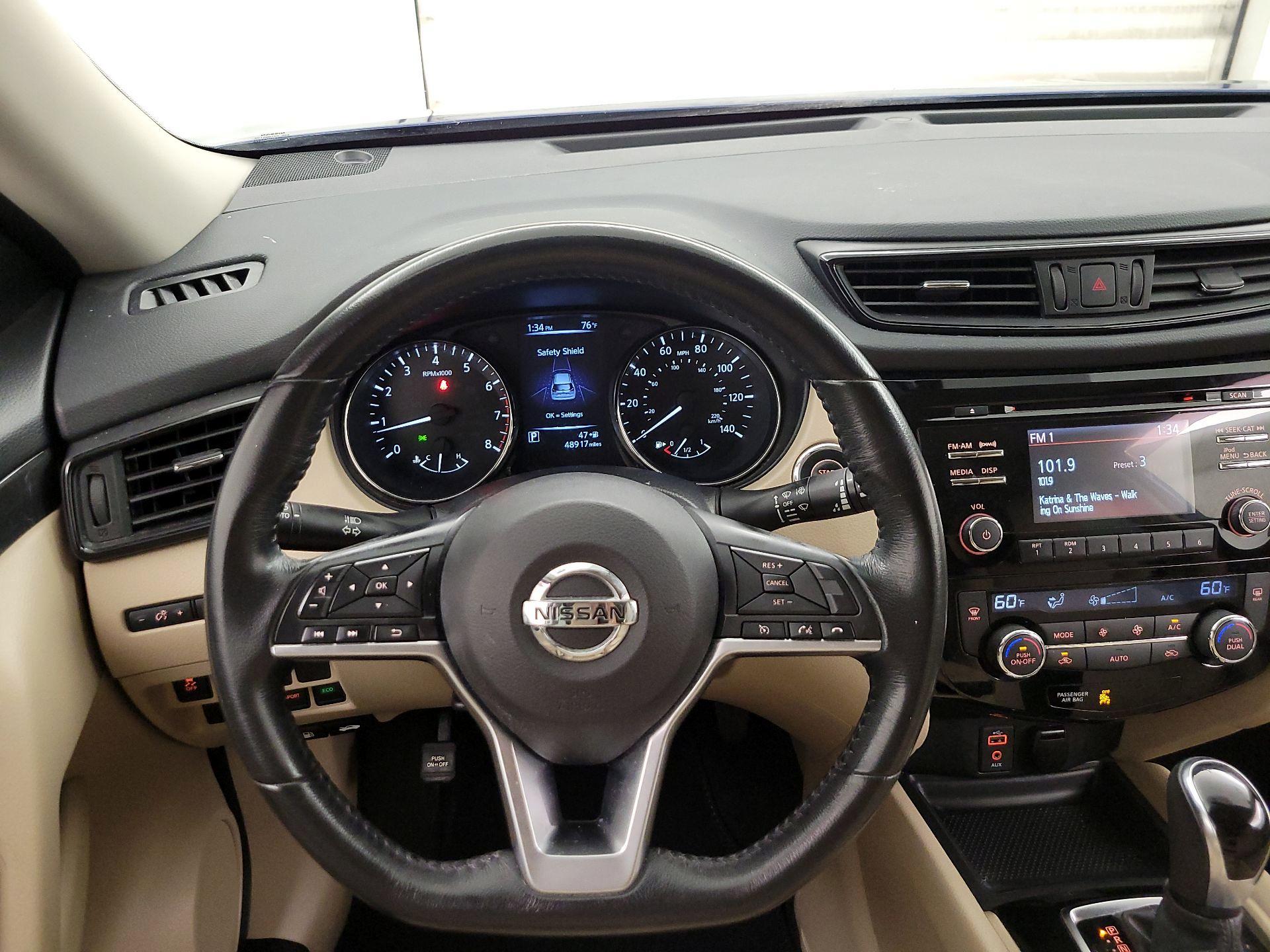 Thumbnail: 2017 Nissan Rogue - 10