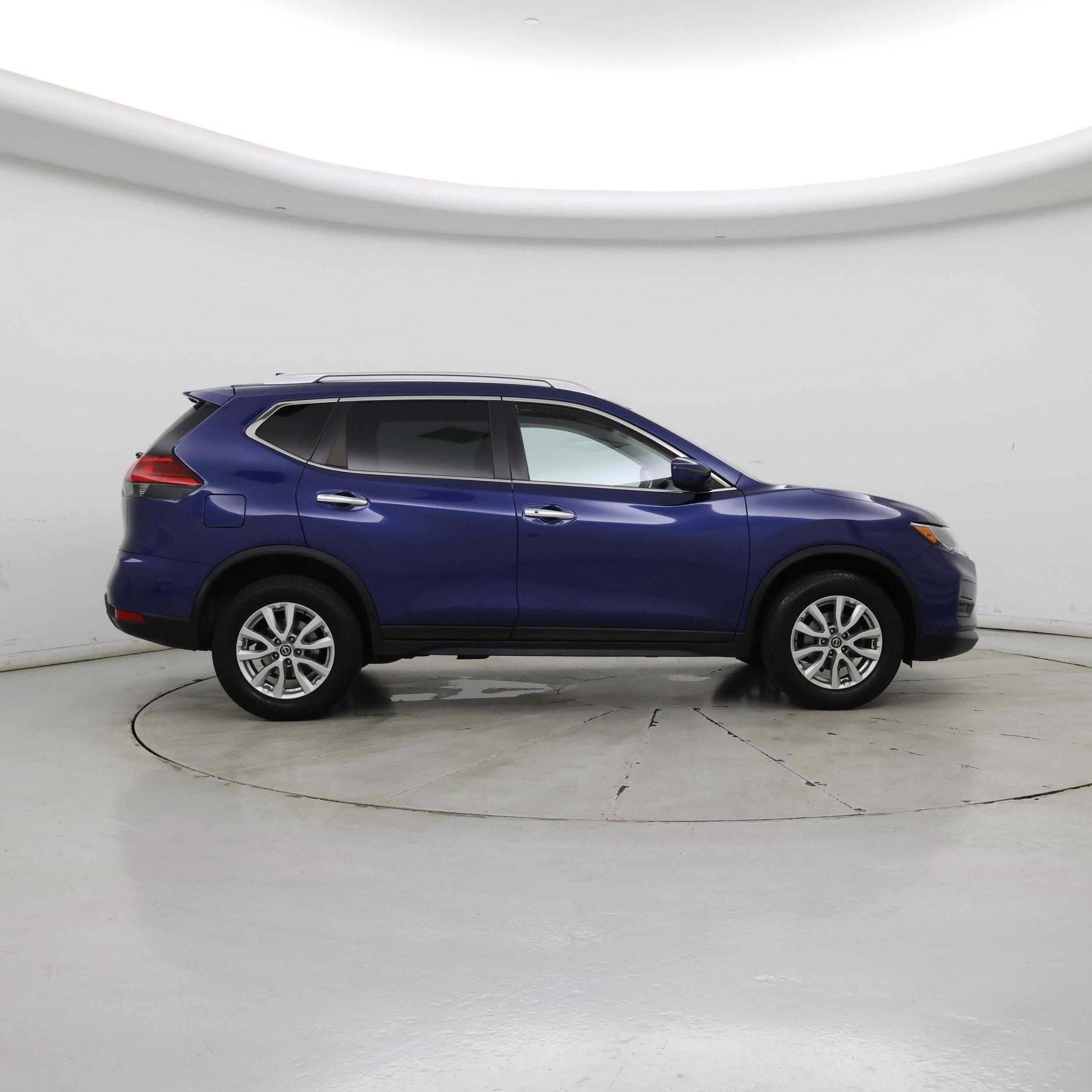 Thumbnail: 2017 Nissan Rogue - 7