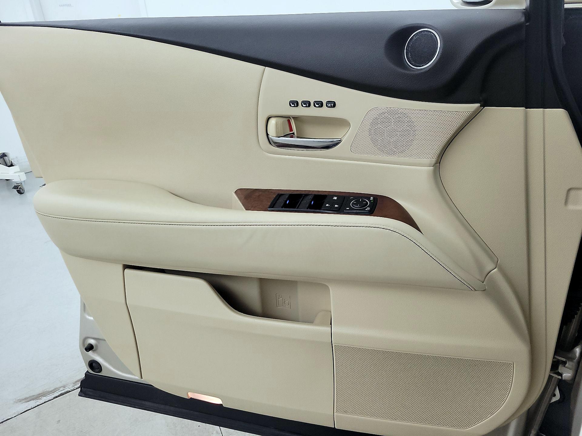 Thumbnail: 2015 Lexus RX - 12