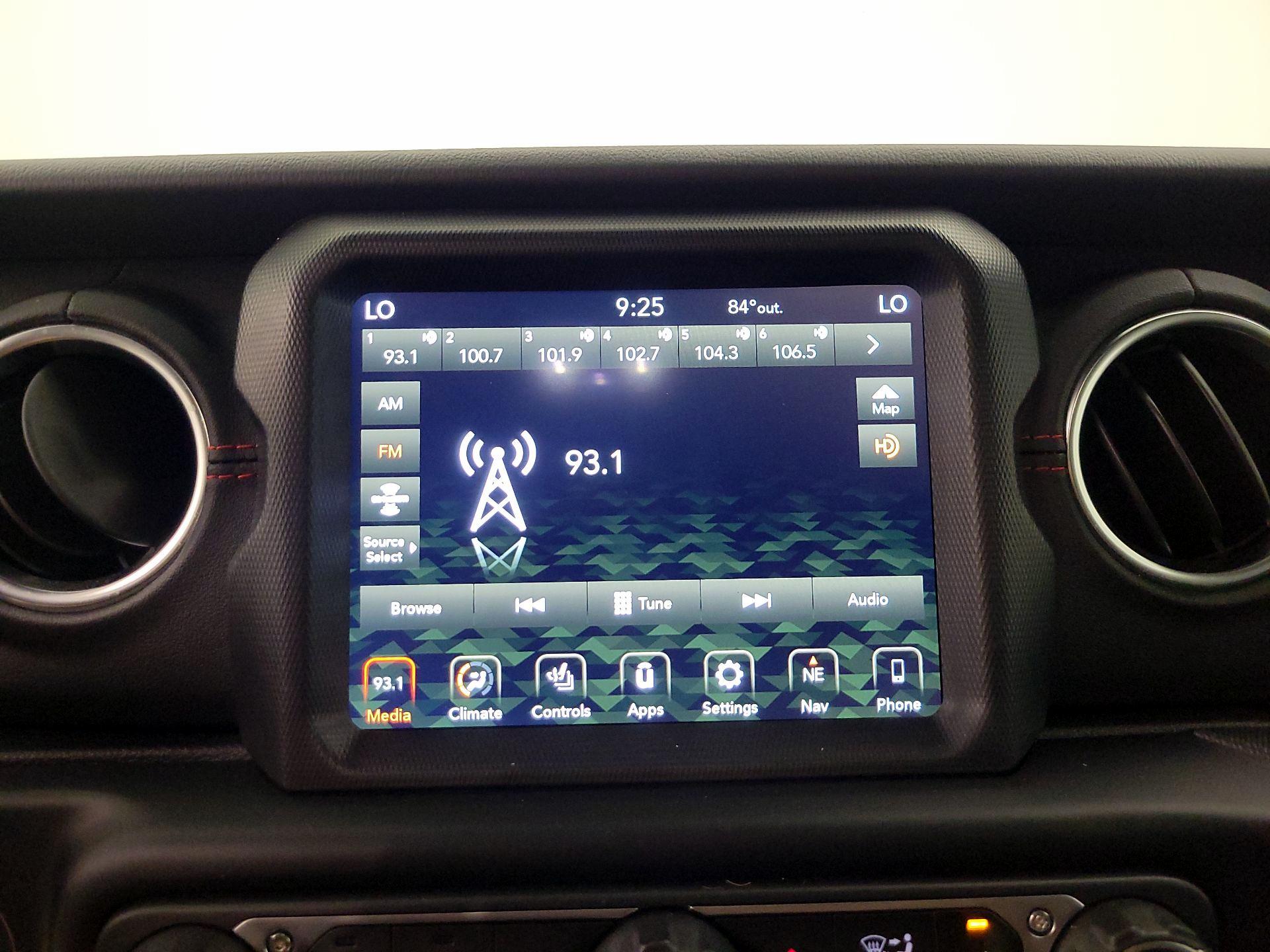 Thumbnail: 2020 Jeep Gladiator - 16