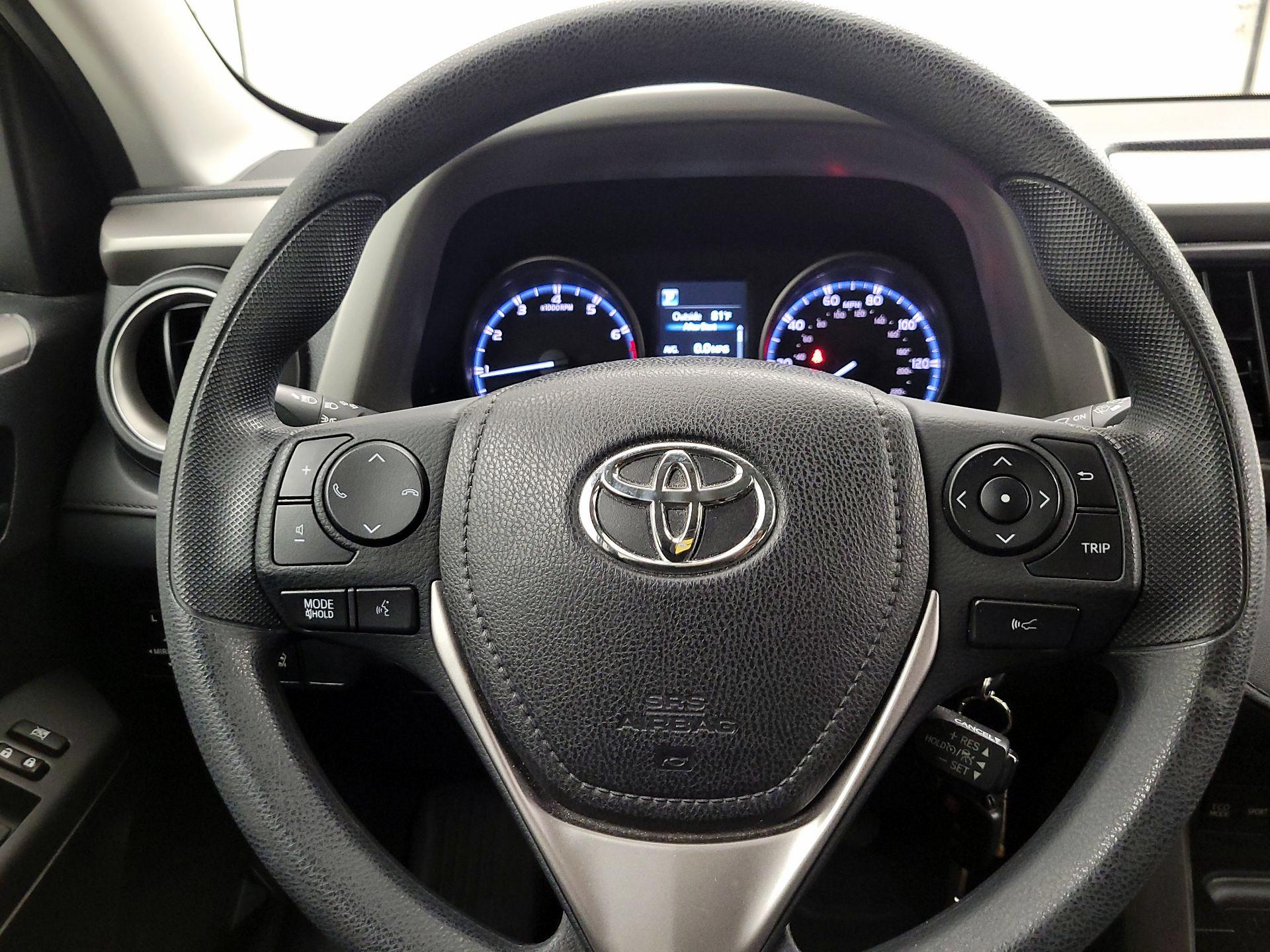 Thumbnail: 2017 Toyota RAV4 - 10