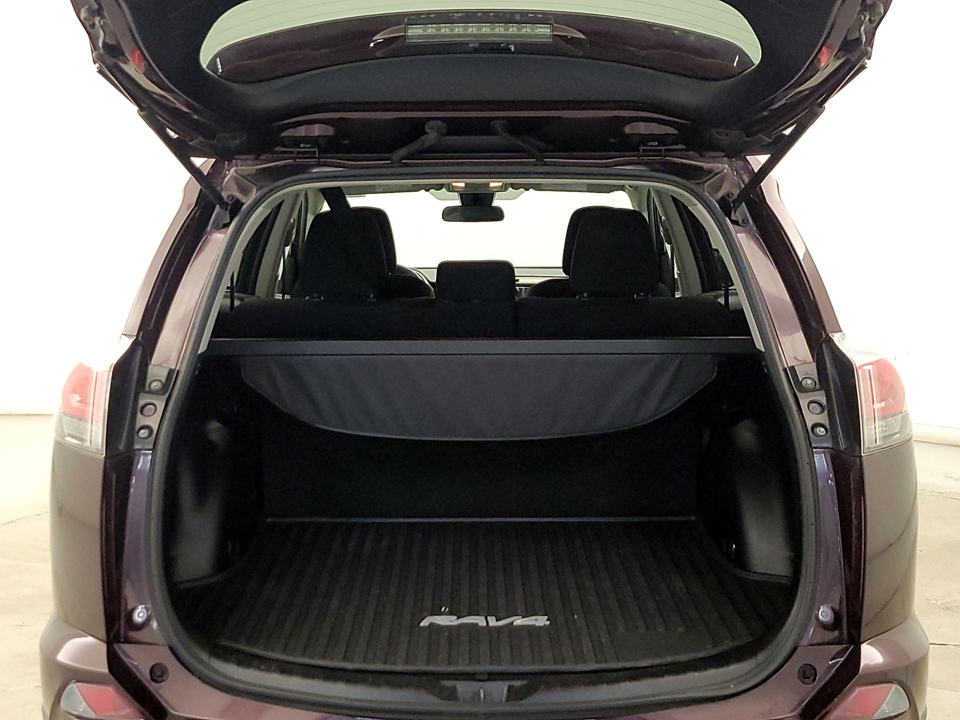 Thumbnail: 2017 Toyota RAV4 - 20