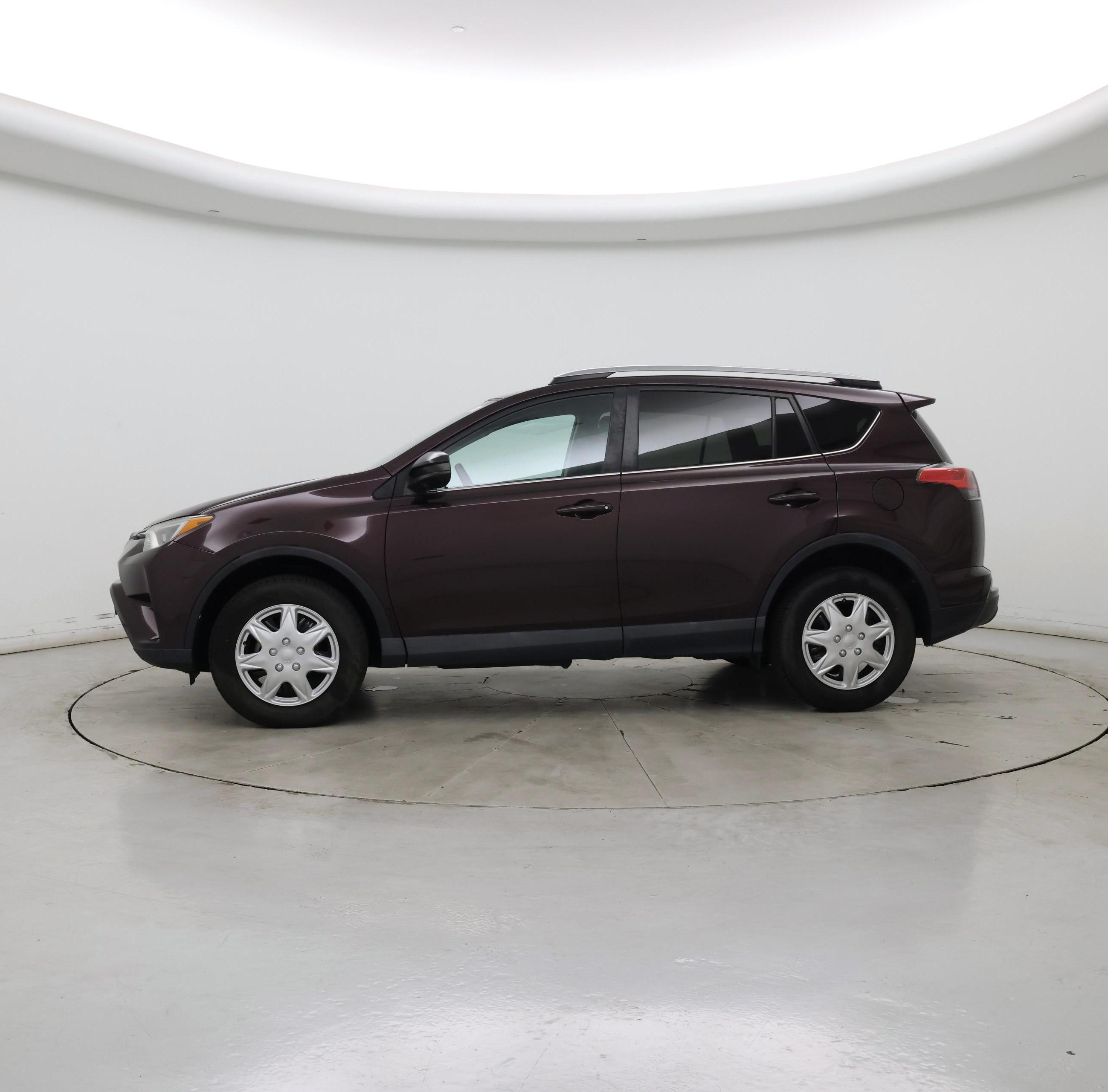 Thumbnail: 2017 Toyota RAV4 - 3