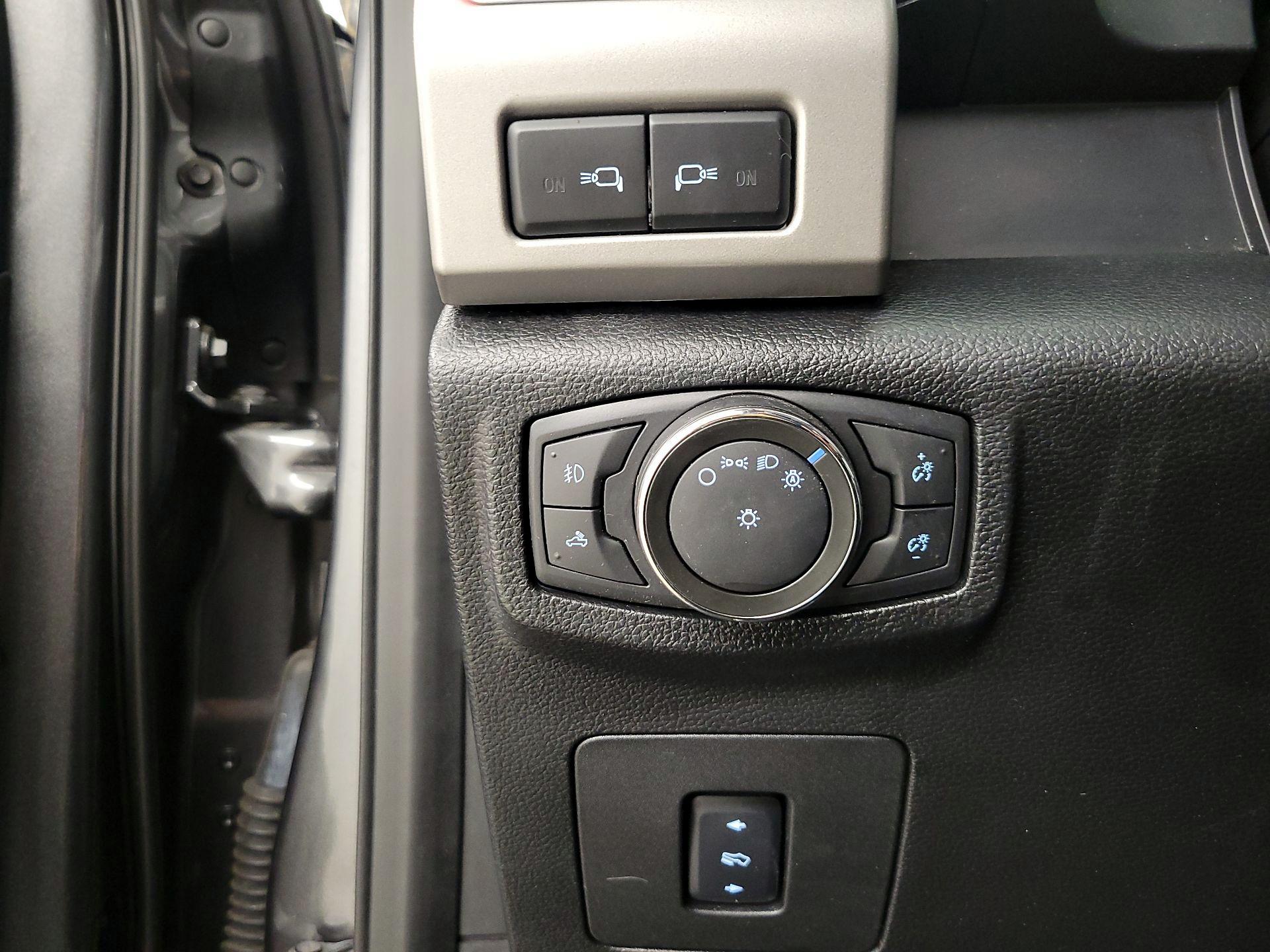 Thumbnail: 2016 Ford F-150 - 13