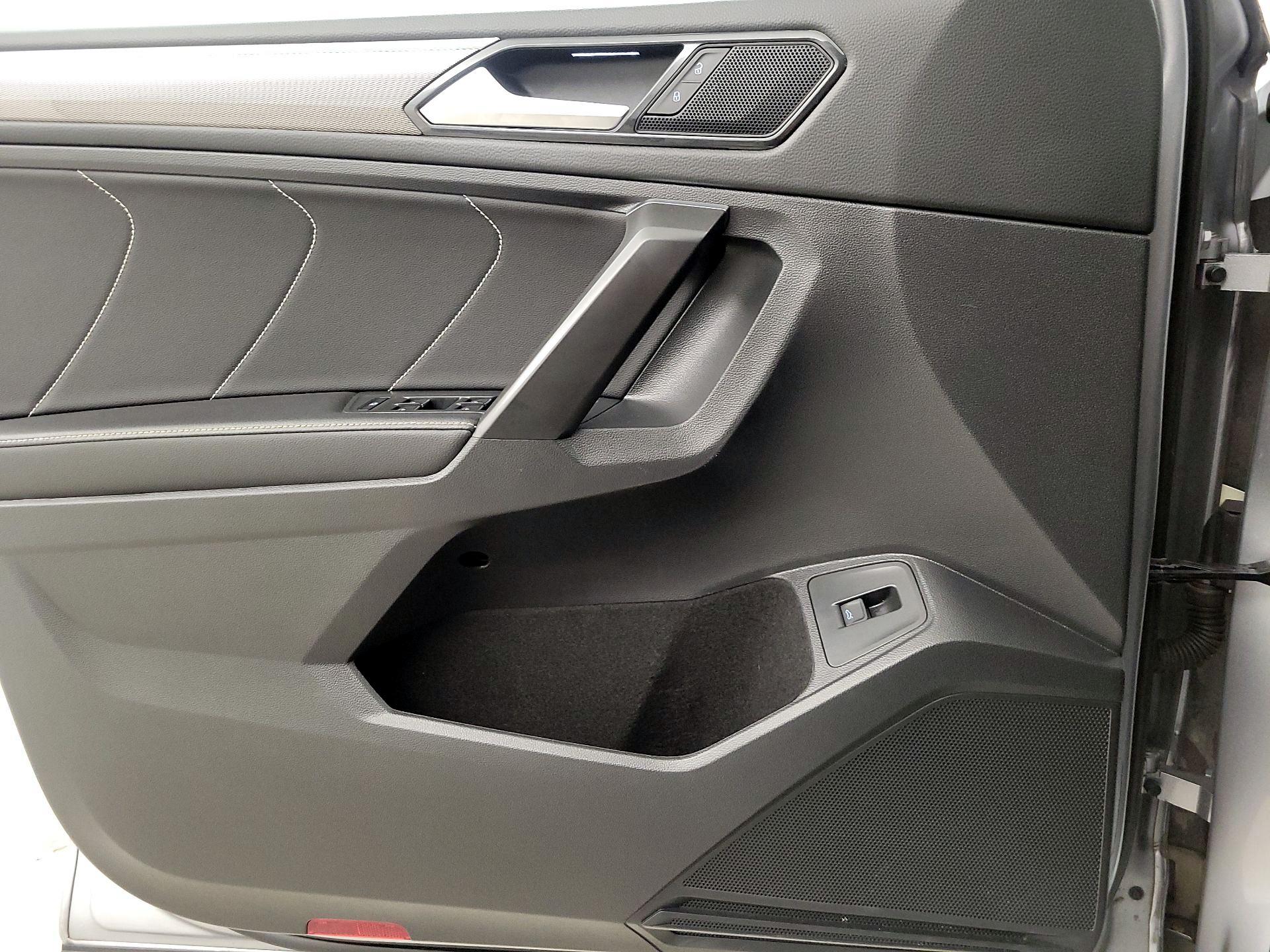 Thumbnail: 2022 Volkswagen Tiguan - 12