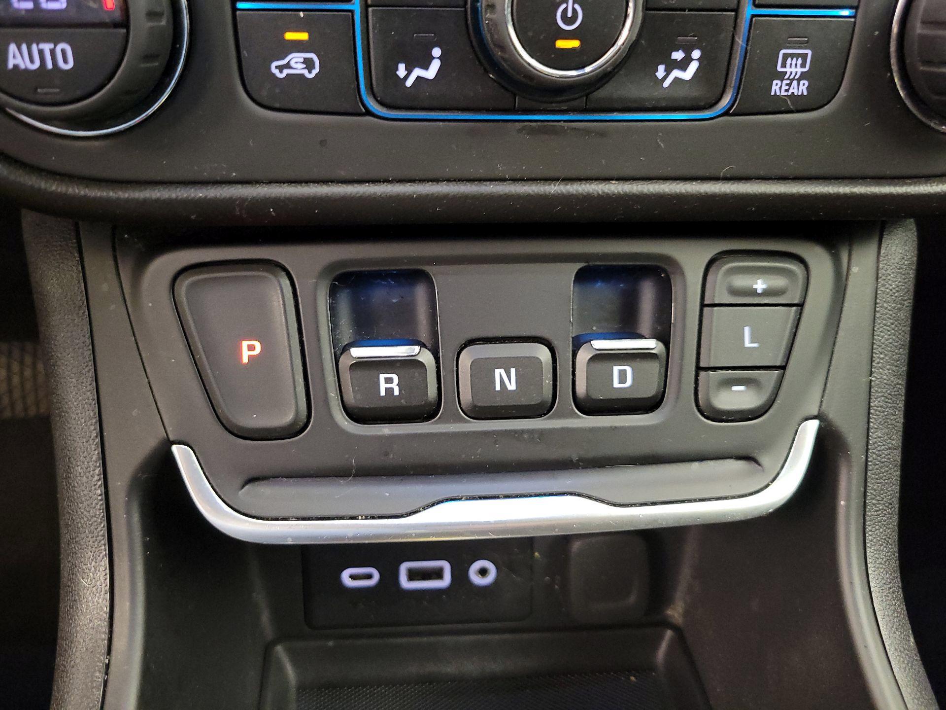 Thumbnail: 2020 GMC Terrain - 17