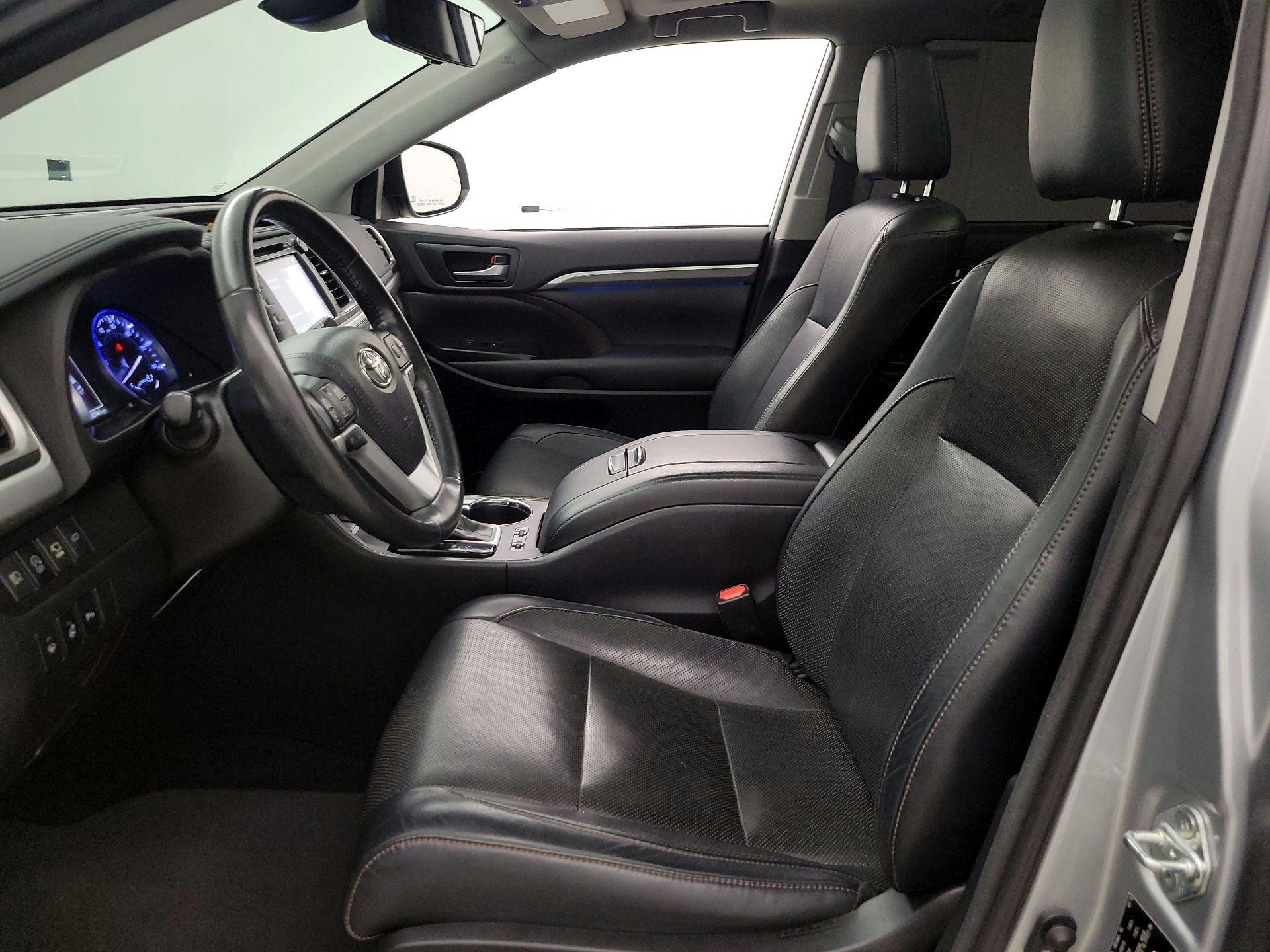 Thumbnail: 2018 Toyota Highlander - 11