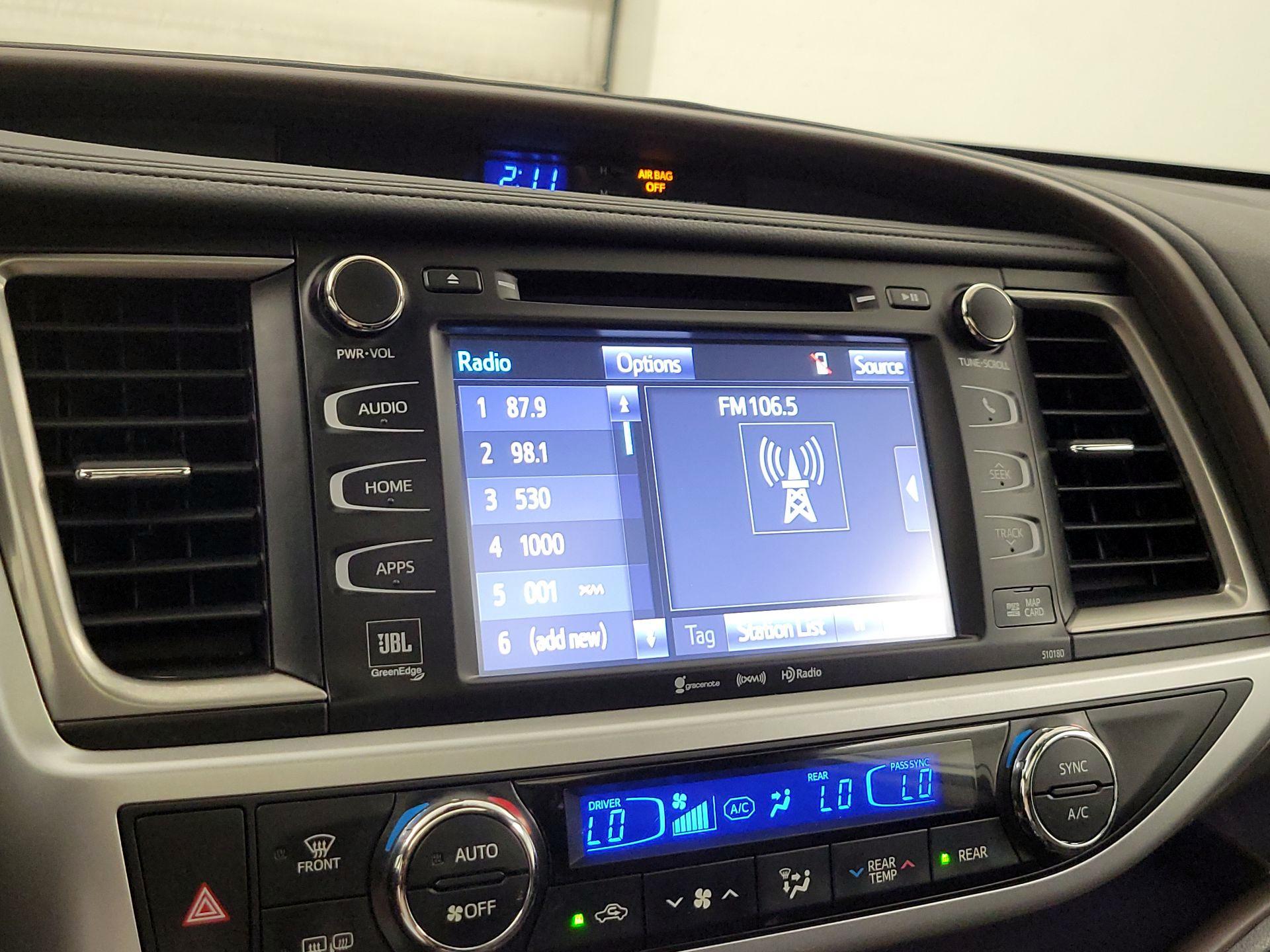 Thumbnail: 2018 Toyota Highlander - 15