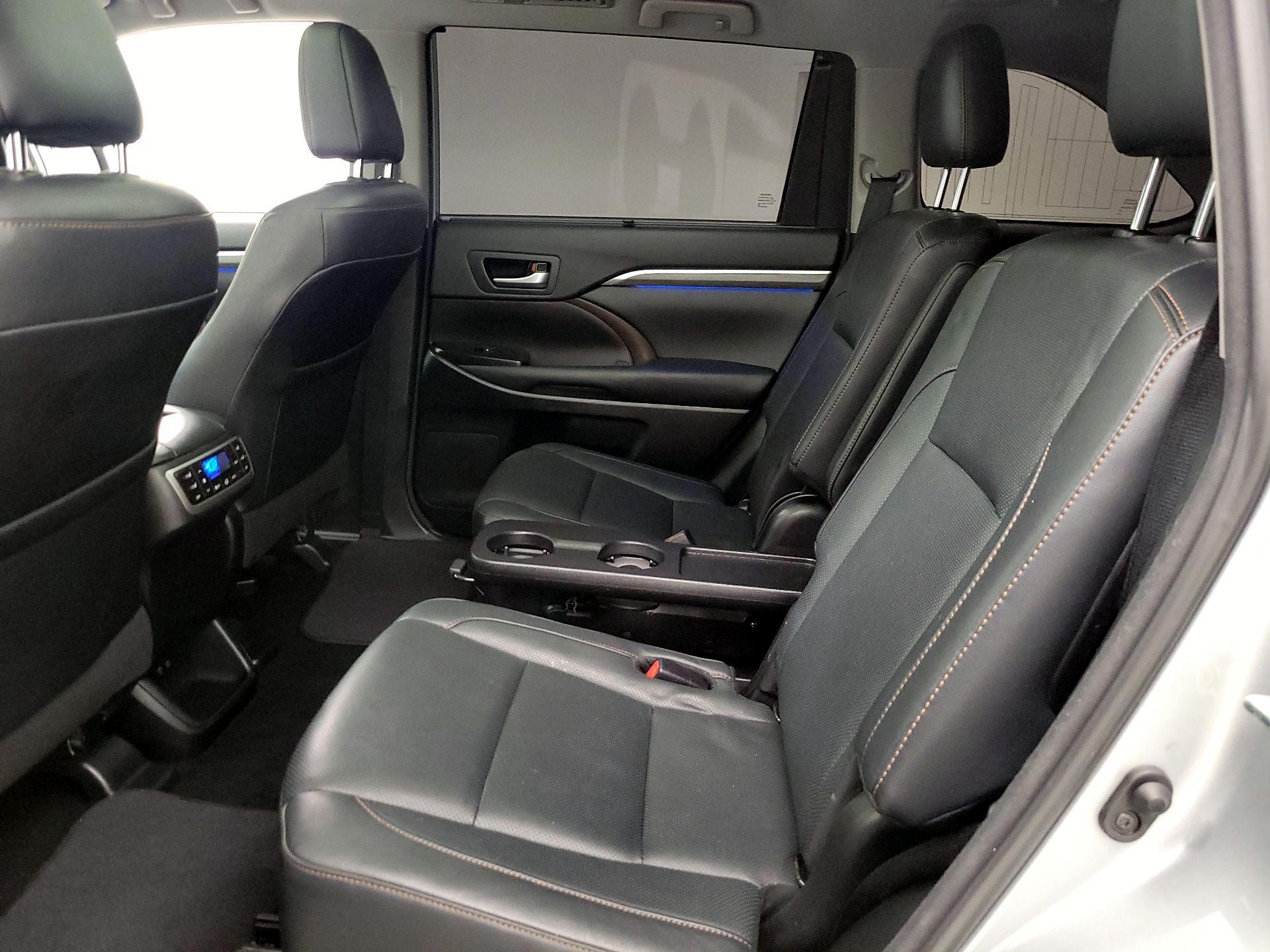 Thumbnail: 2018 Toyota Highlander - 20