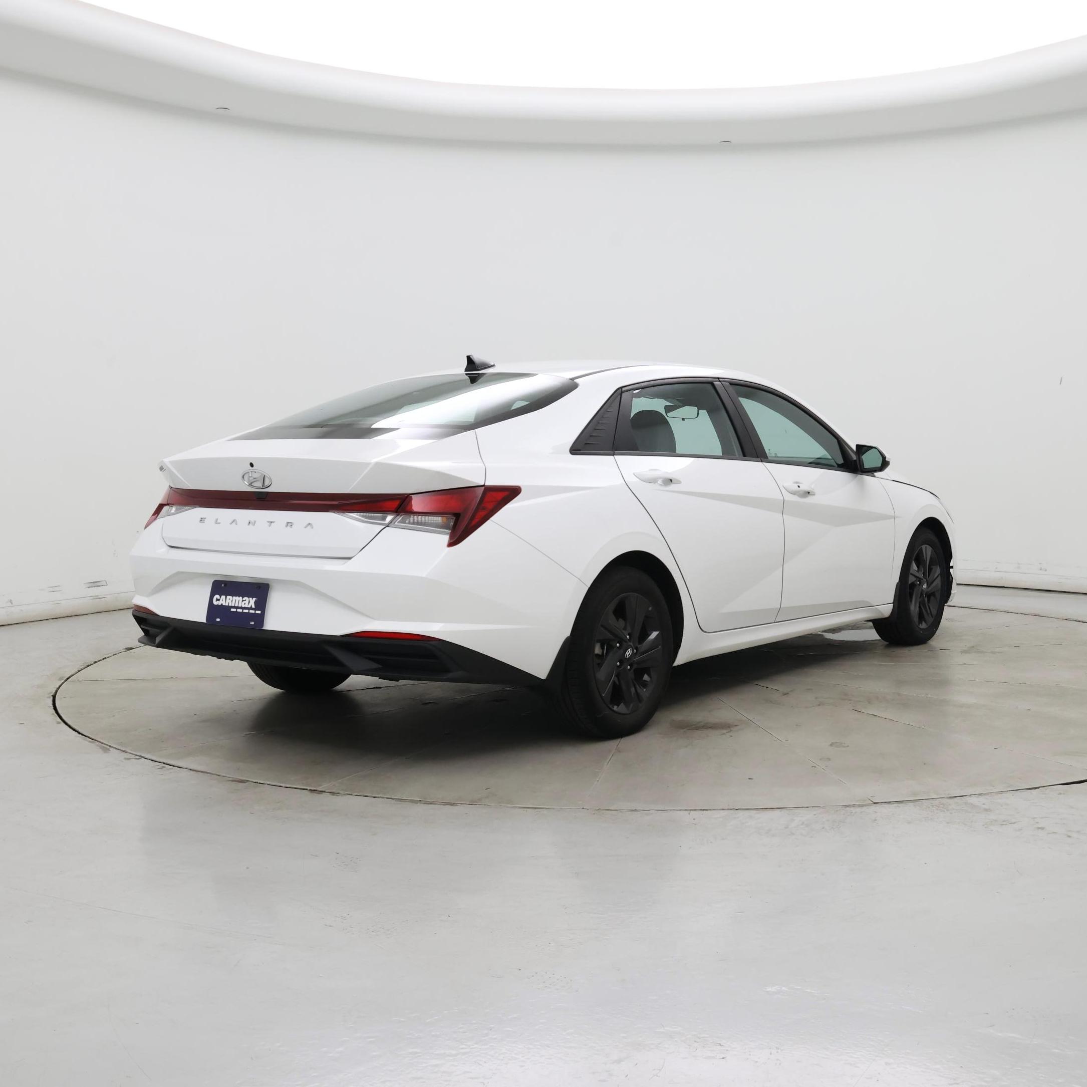 Thumbnail: 2023 Hyundai Elantra - 8