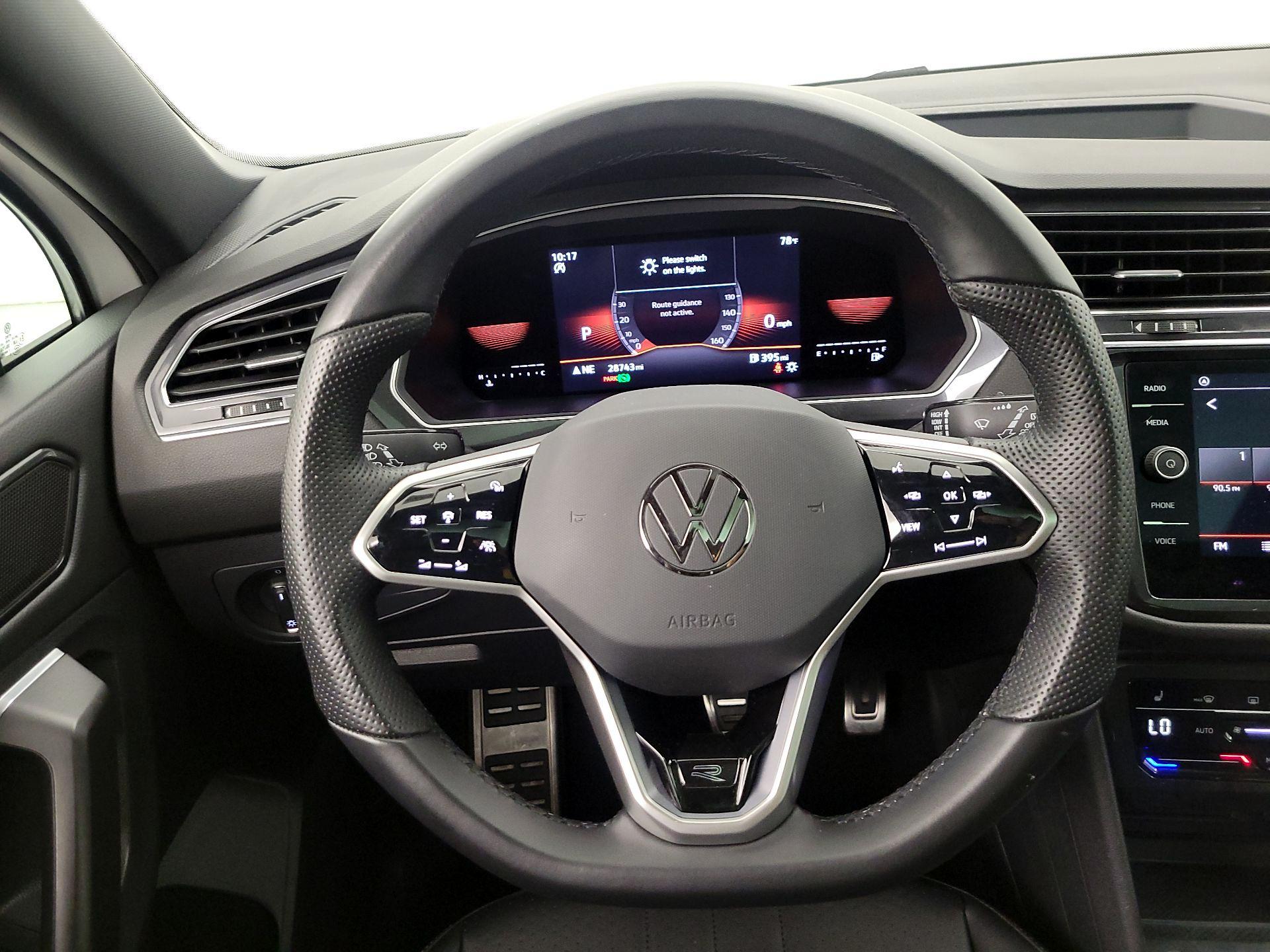 Thumbnail: 2023 Volkswagen Tiguan - 10