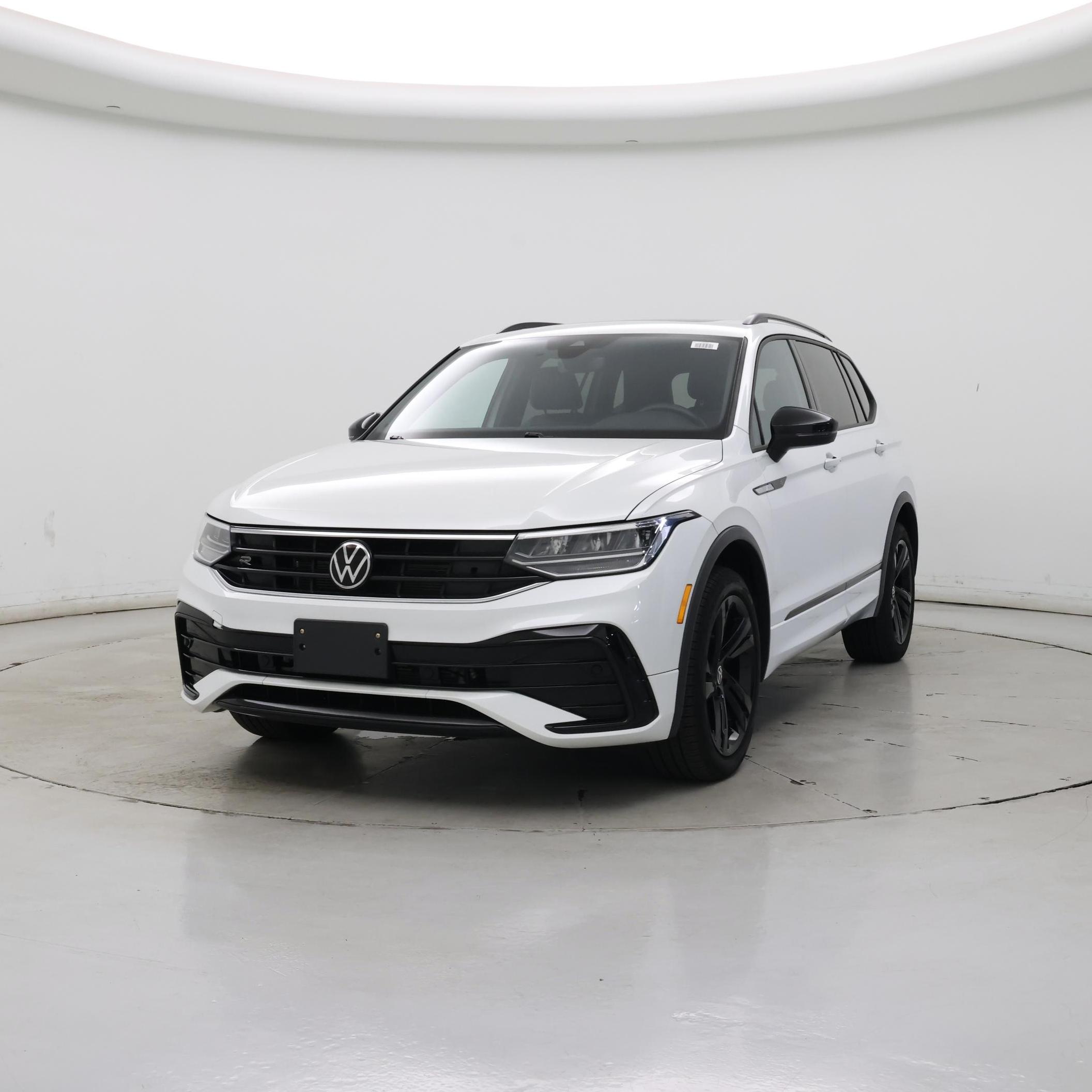 Thumbnail: 2023 Volkswagen Tiguan - 4