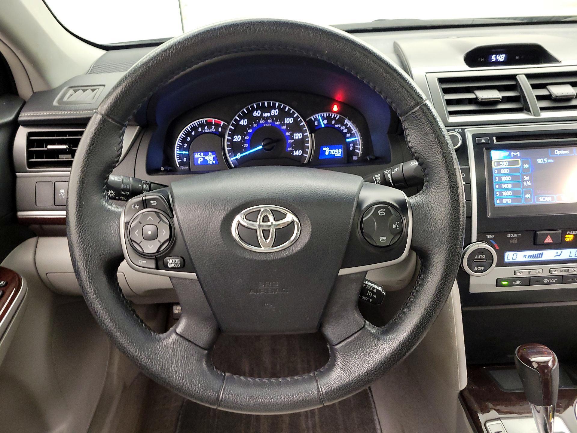 Thumbnail: 2013 Toyota Camry - 10