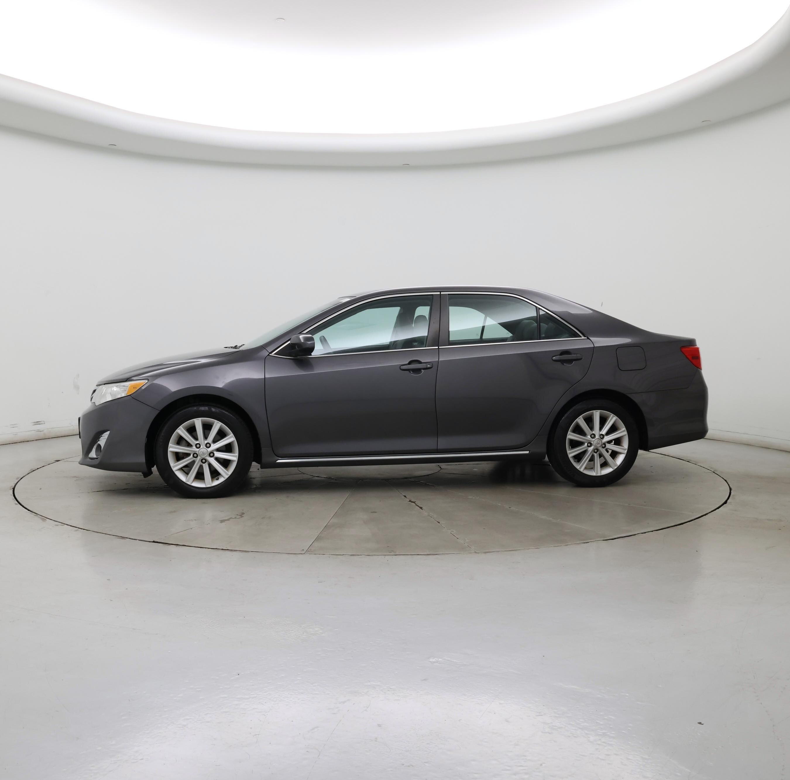 Thumbnail: 2013 Toyota Camry - 3