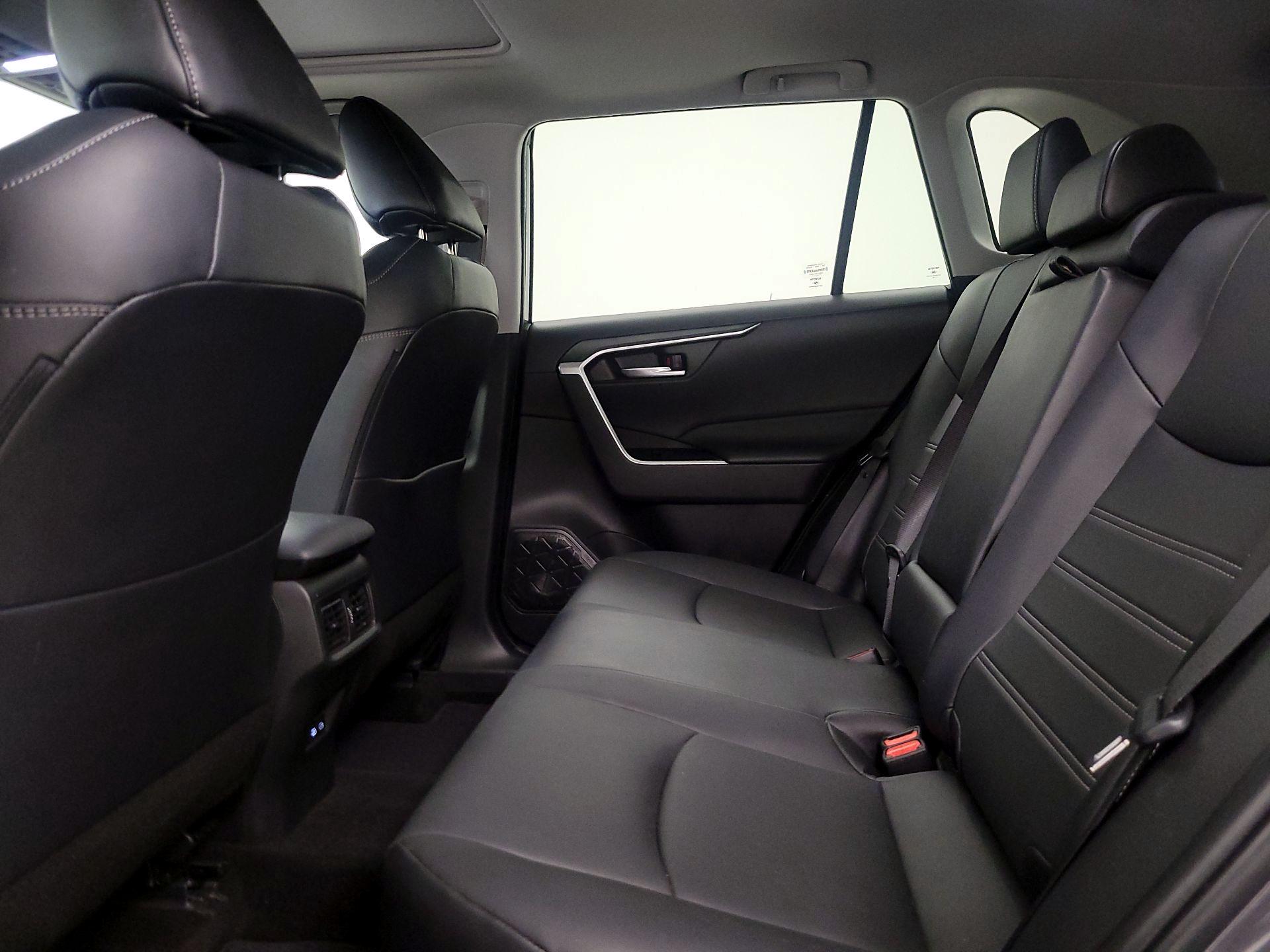 Thumbnail: 2023 Toyota RAV4 - 20