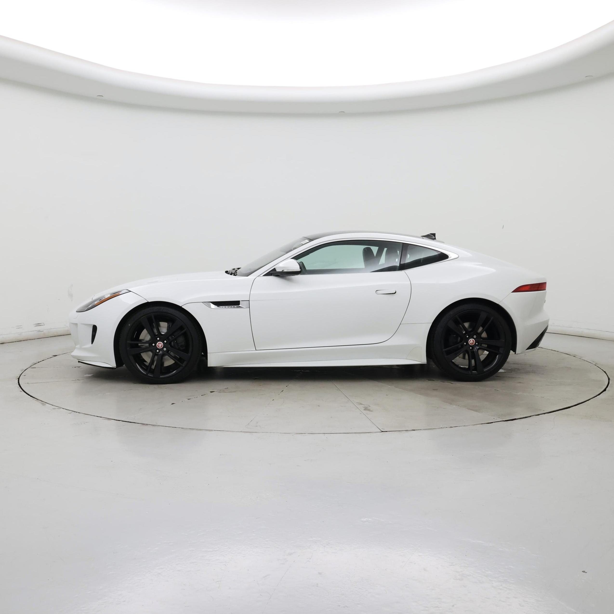Thumbnail: 2017 Jaguar F-Type - 3