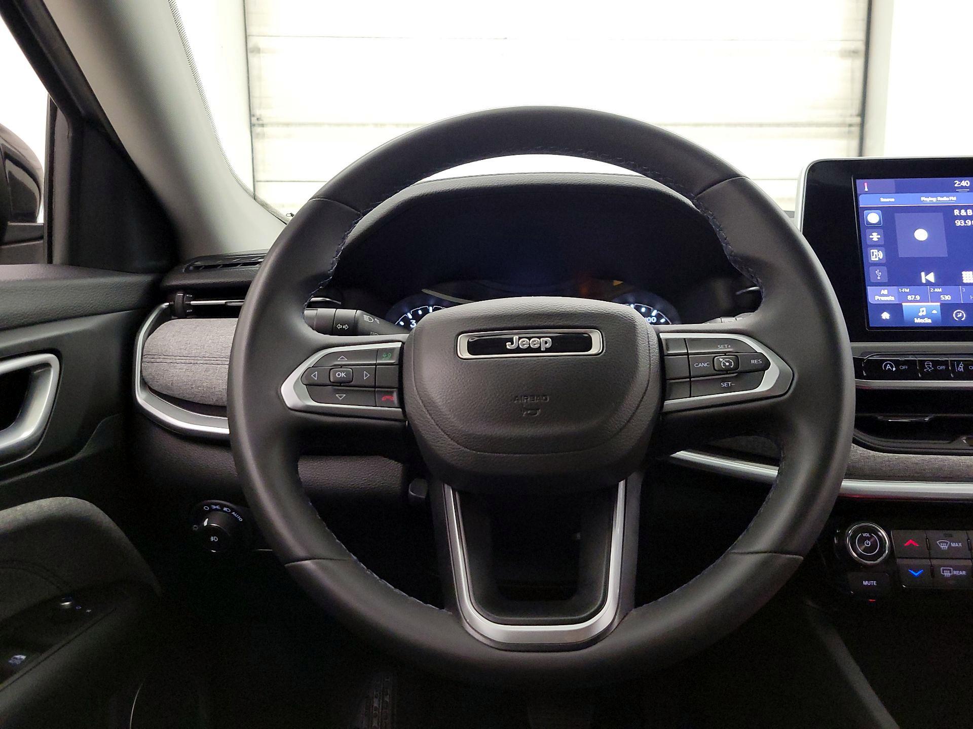 Thumbnail: 2022 Jeep Compass - 10