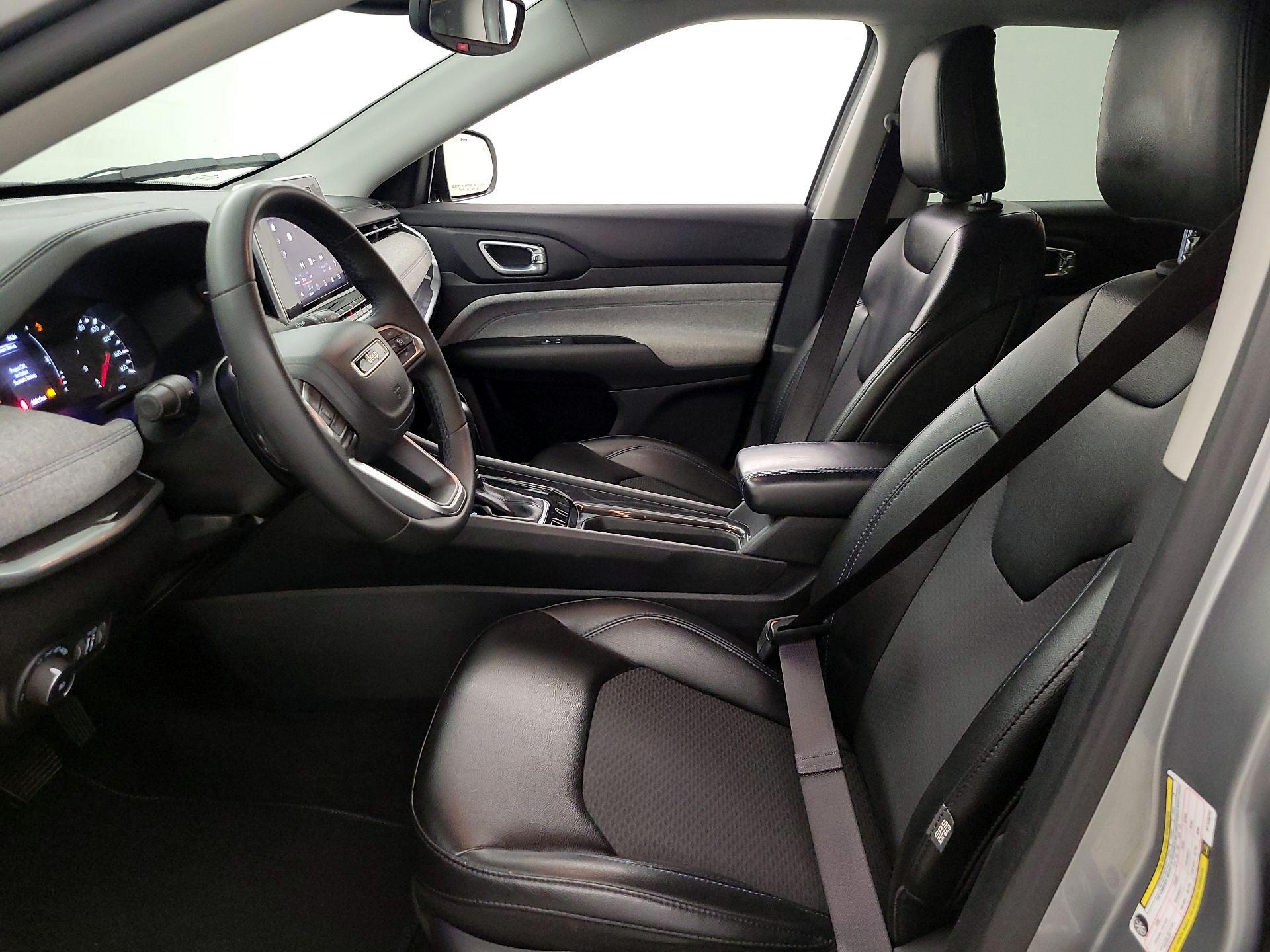 Thumbnail: 2022 Jeep Compass - 11