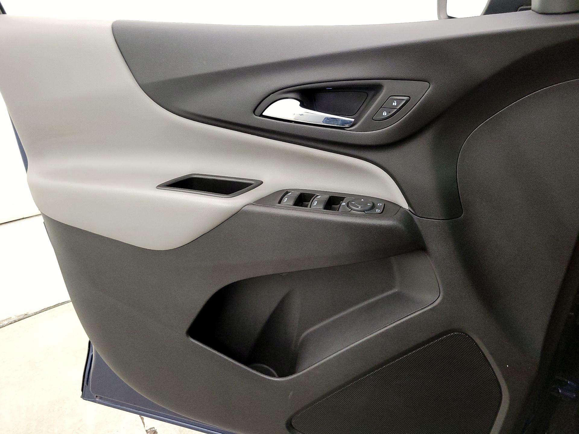Thumbnail: 2022 Chevrolet Equinox - 12