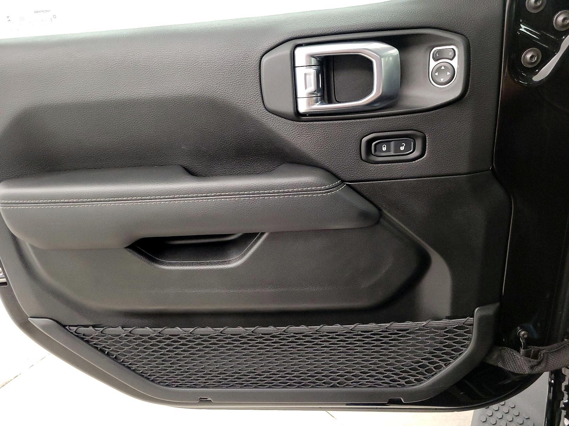 Thumbnail: 2021 Jeep Wrangler - 12