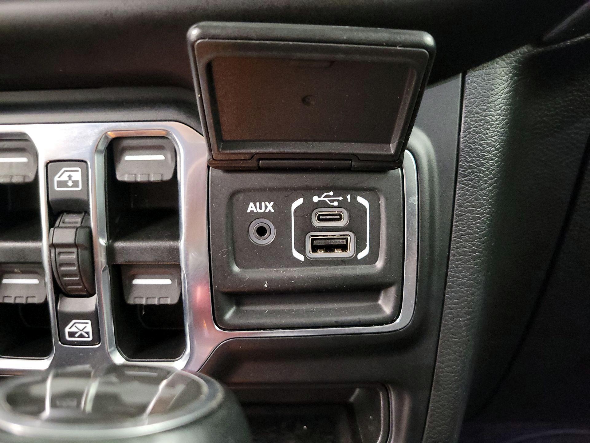 Thumbnail: 2021 Jeep Wrangler - 19