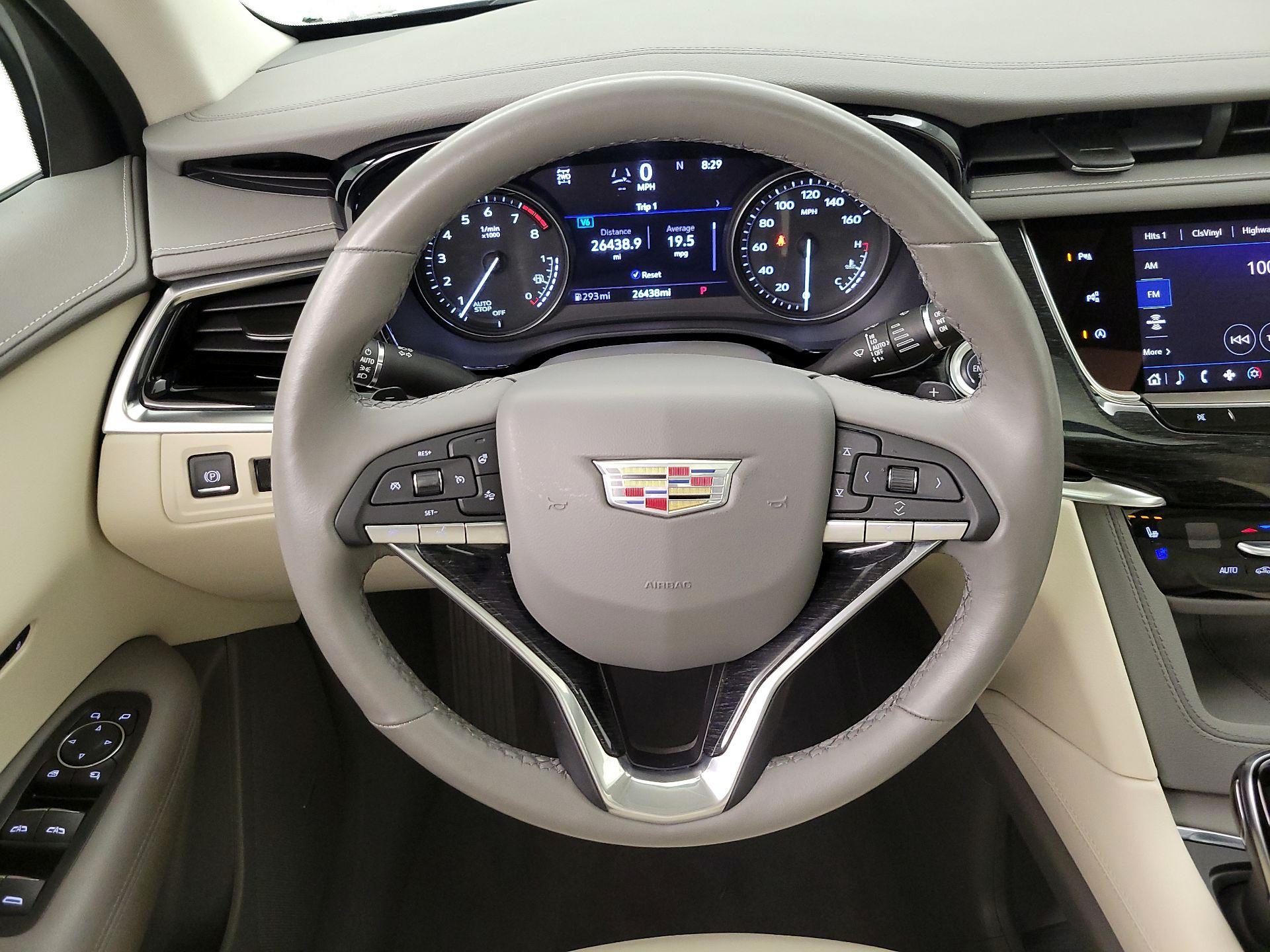 Thumbnail: 2022 Cadillac XT6 - 10