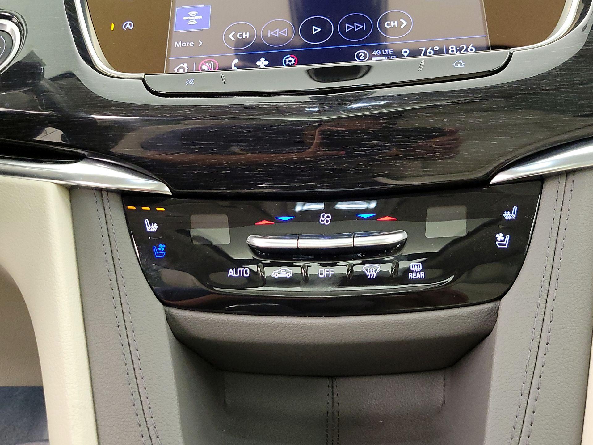 Thumbnail: 2022 Cadillac XT6 - 16