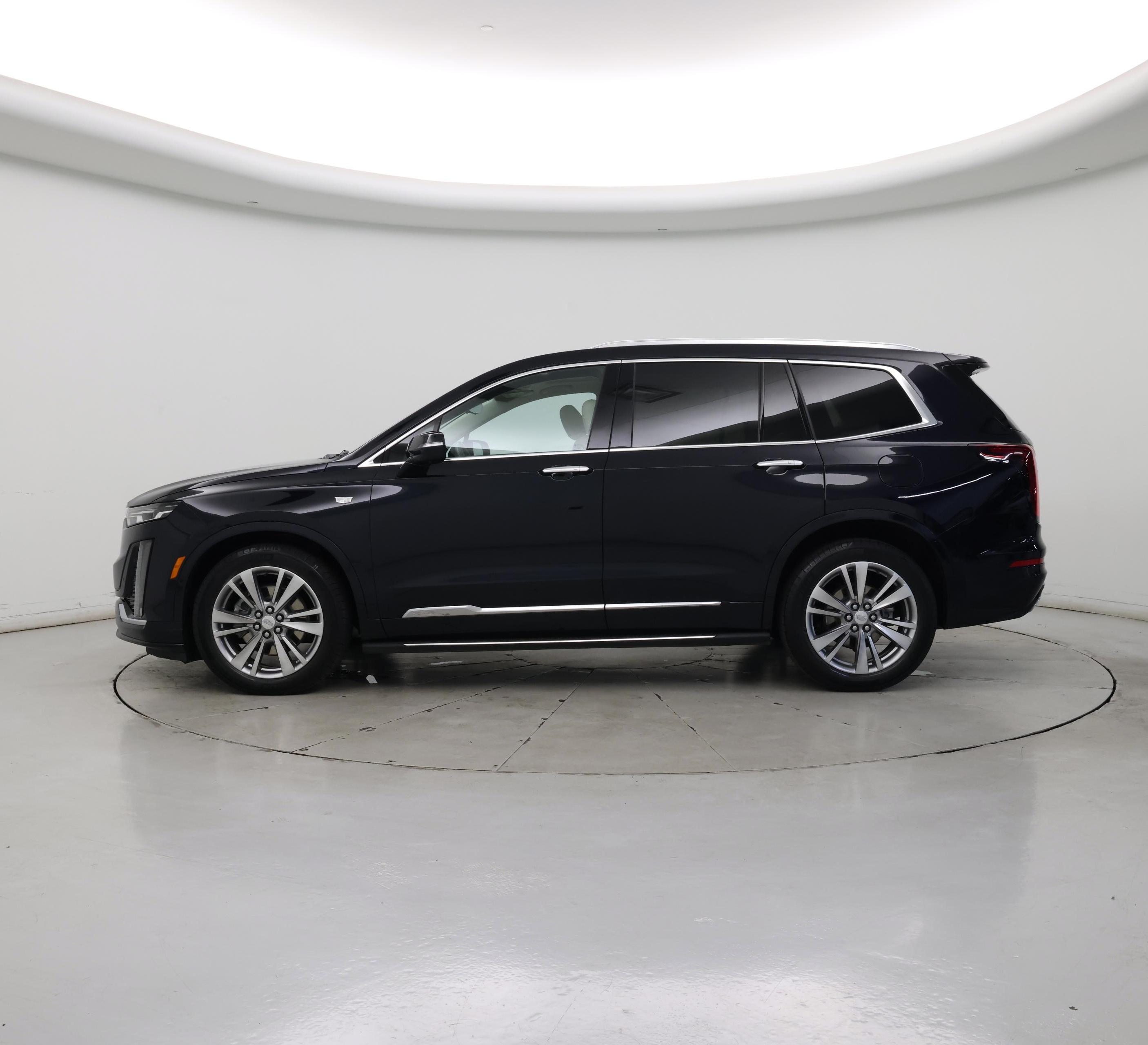 Thumbnail: 2022 Cadillac XT6 - 3