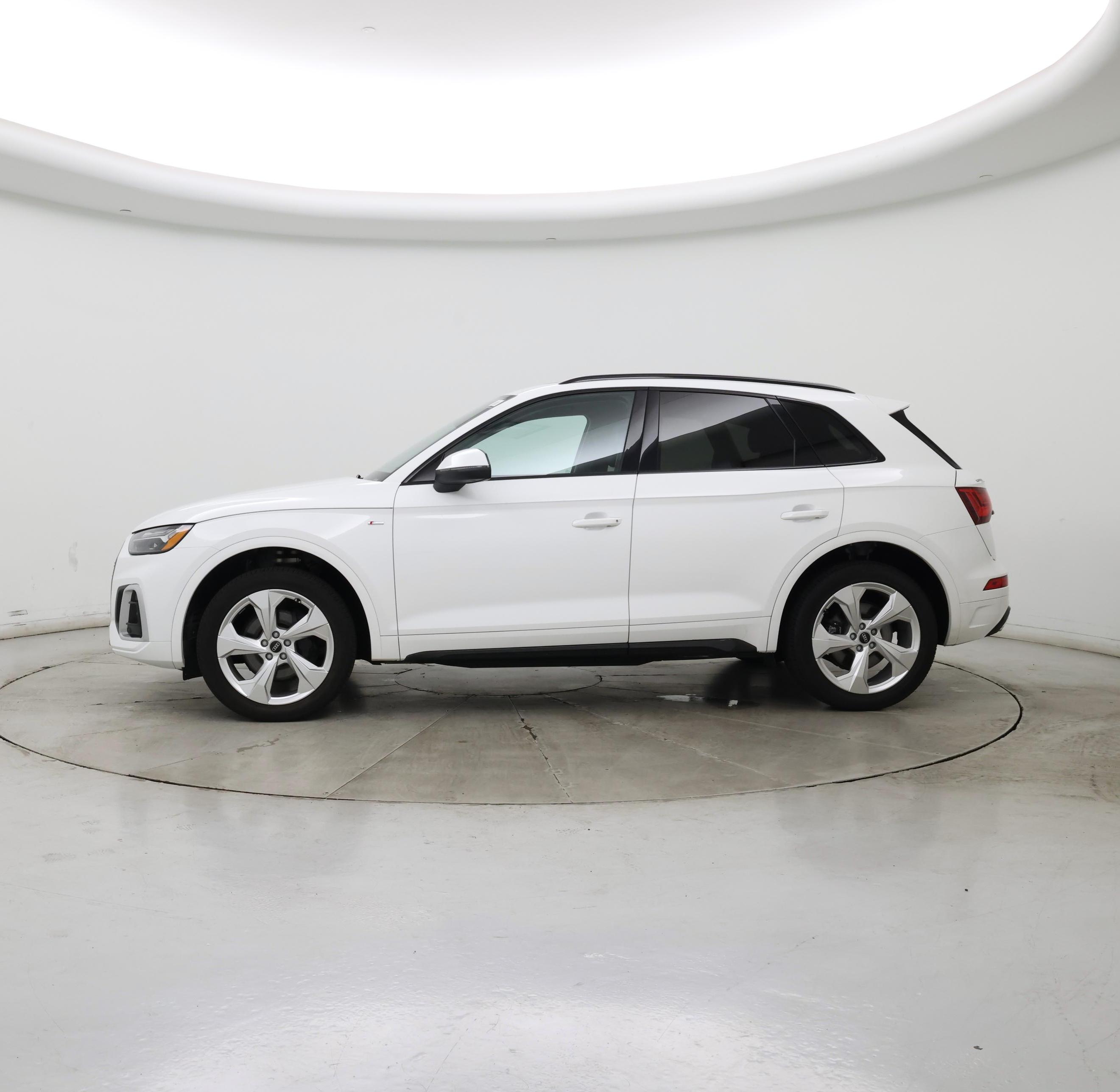 Thumbnail: 2022 Audi Q5 - 3
