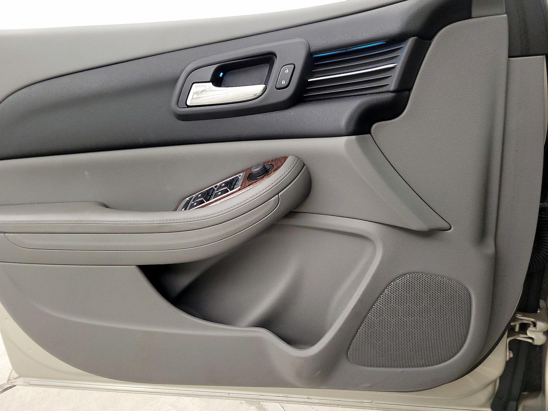 Thumbnail: 2013 Chevrolet Malibu - 12
