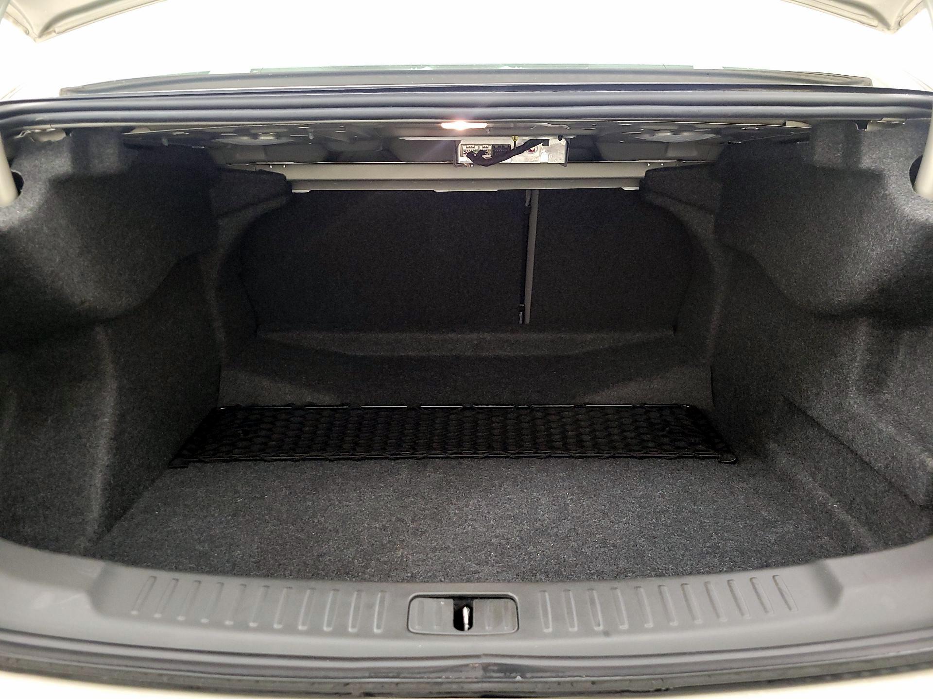 Thumbnail: 2013 Chevrolet Malibu - 20