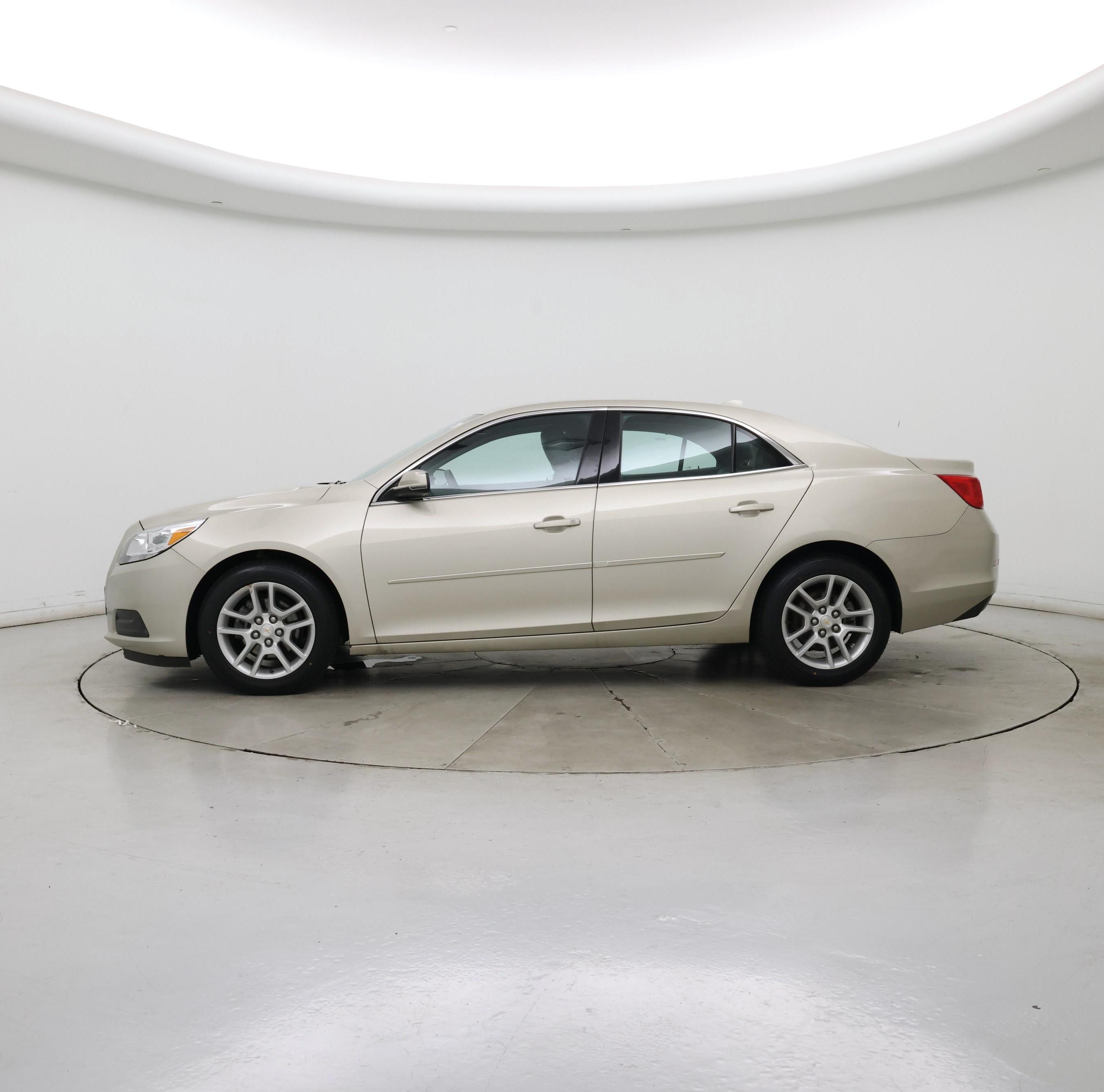 Thumbnail: 2013 Chevrolet Malibu - 3