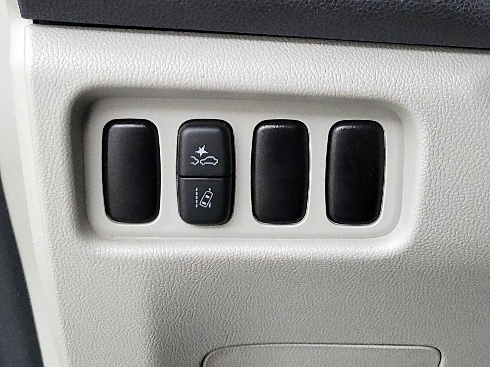 Thumbnail: 2021 Mitsubishi Outlander Sport - 13
