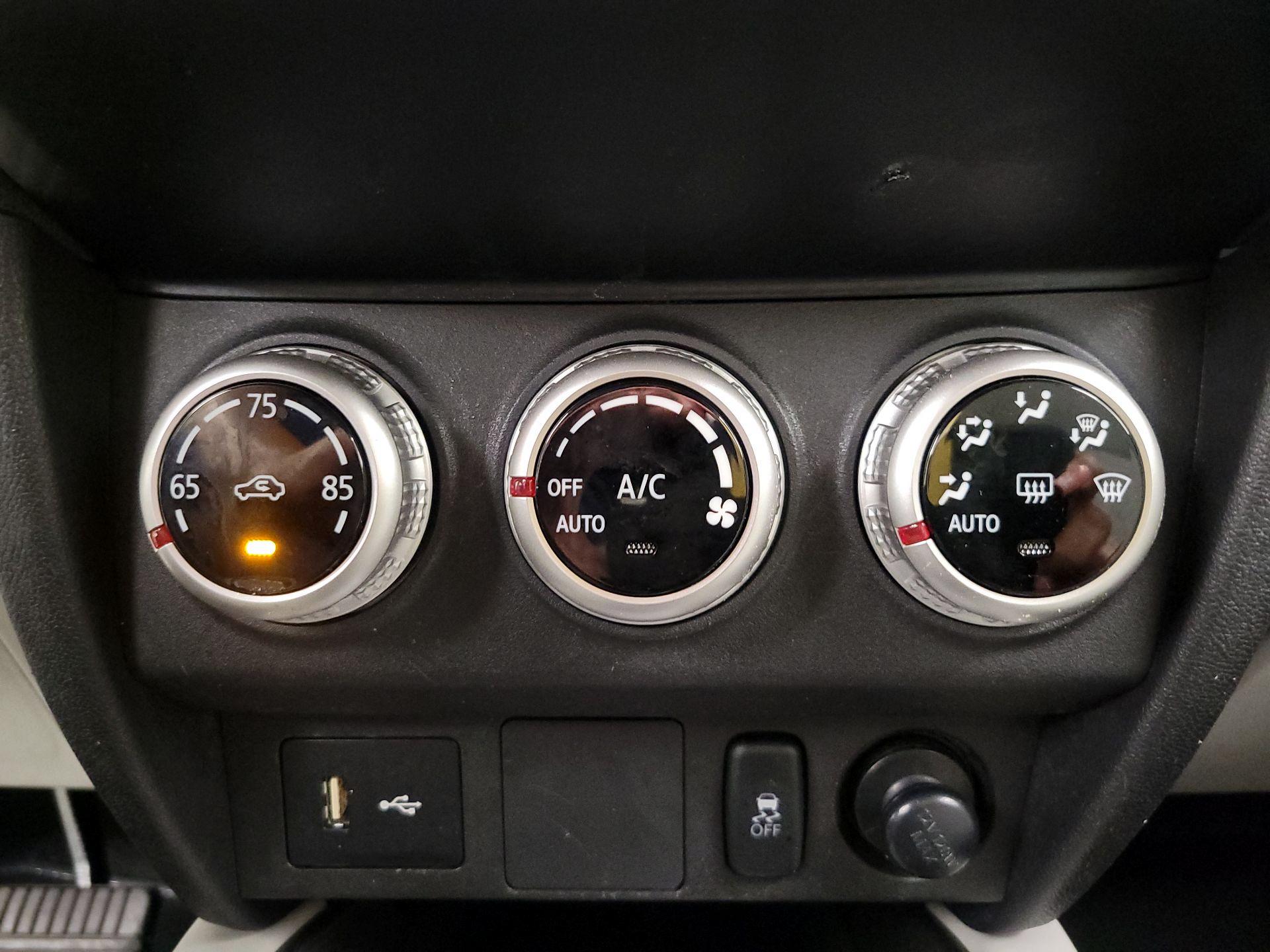 Thumbnail: 2021 Mitsubishi Outlander Sport - 16