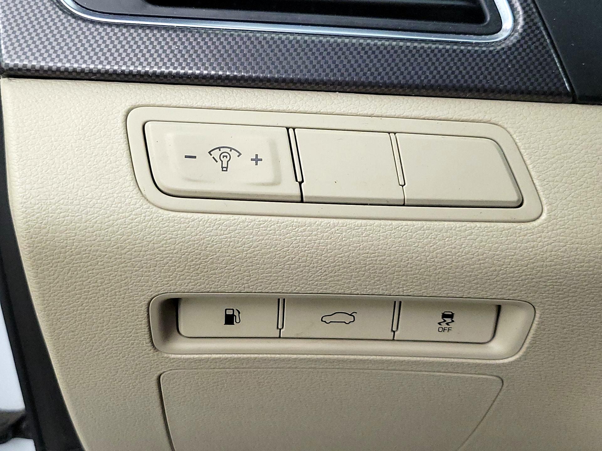 Thumbnail: 2016 Hyundai Sonata - 13