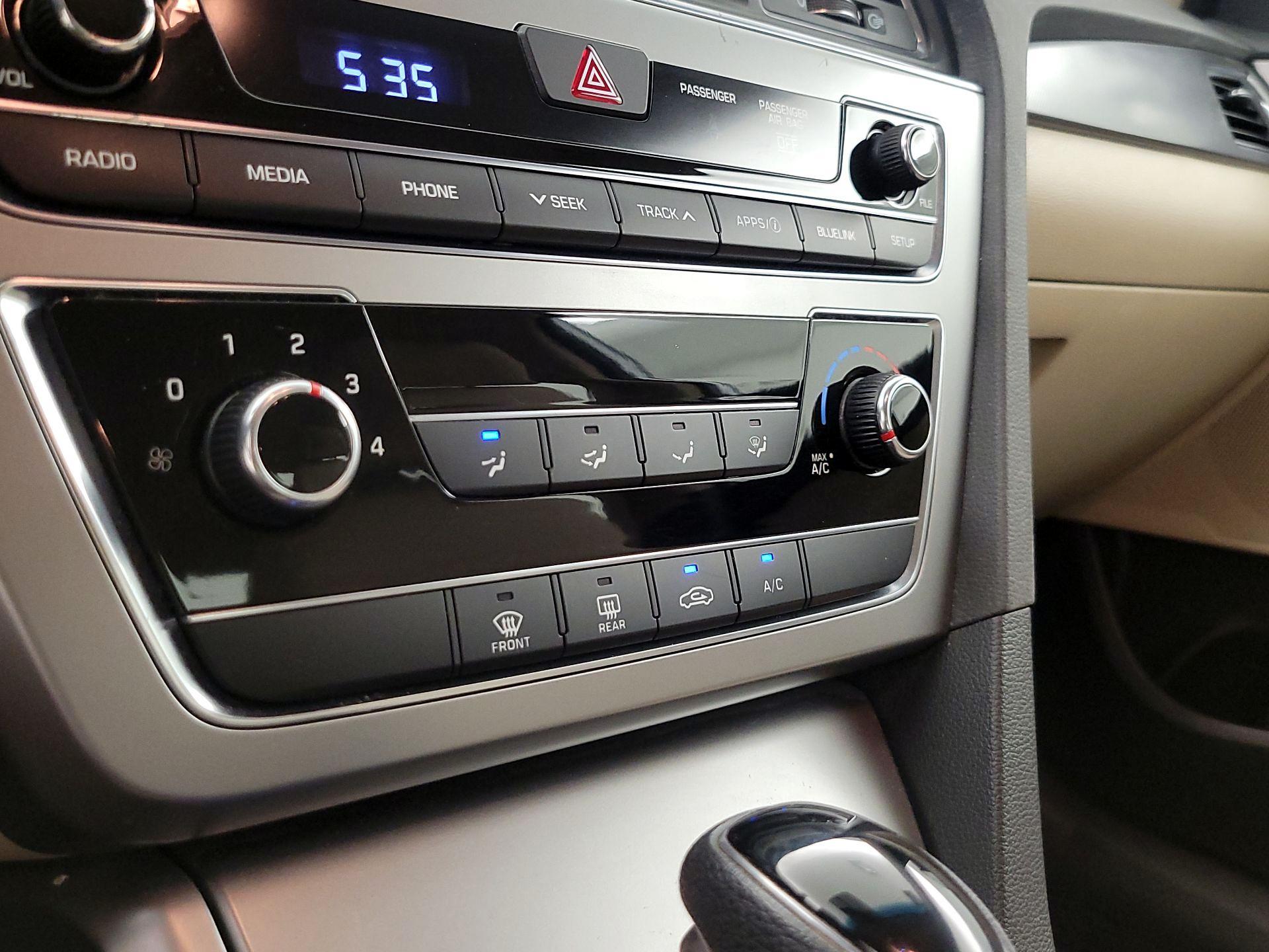 Thumbnail: 2016 Hyundai Sonata - 16