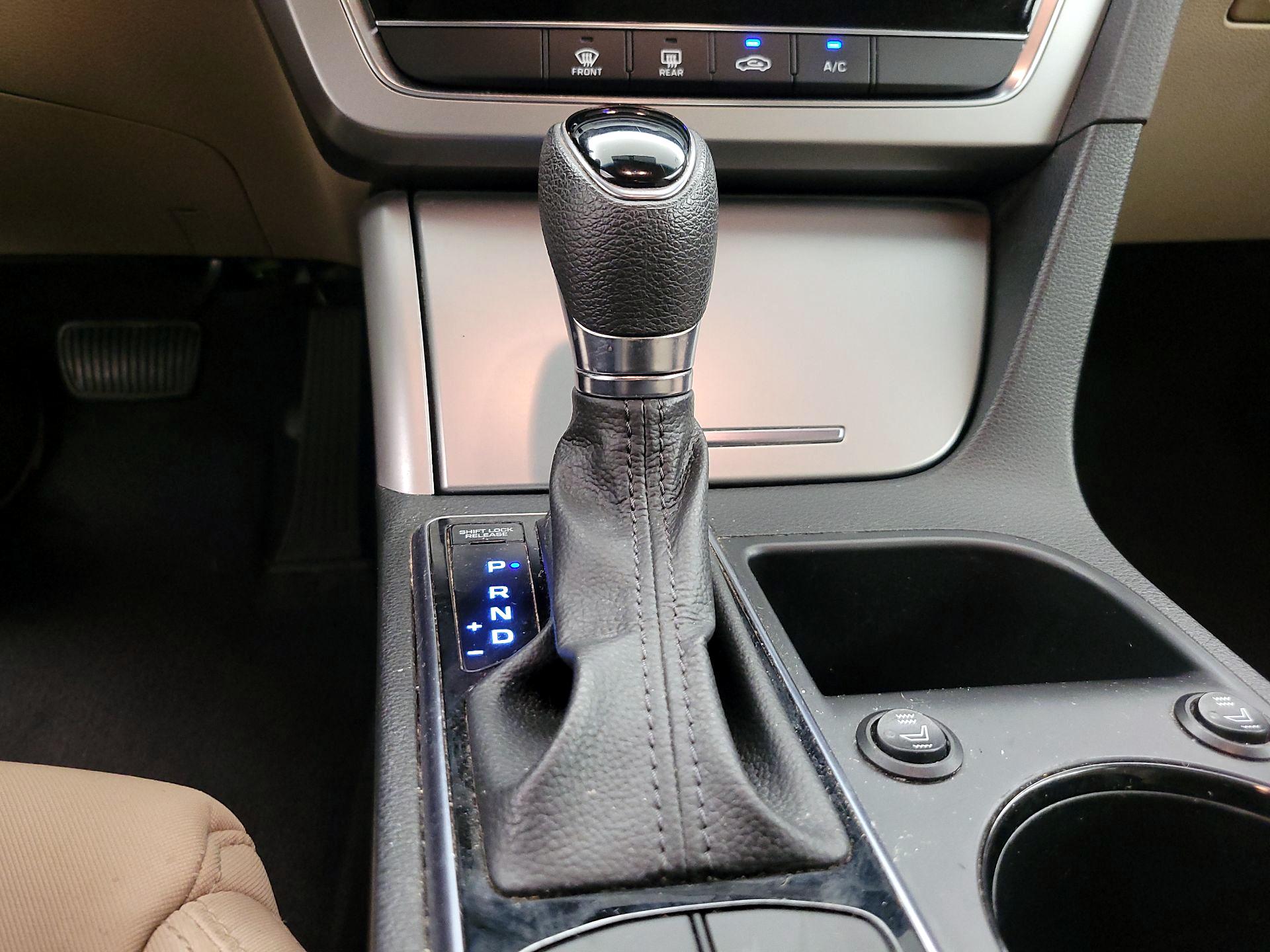 Thumbnail: 2016 Hyundai Sonata - 17
