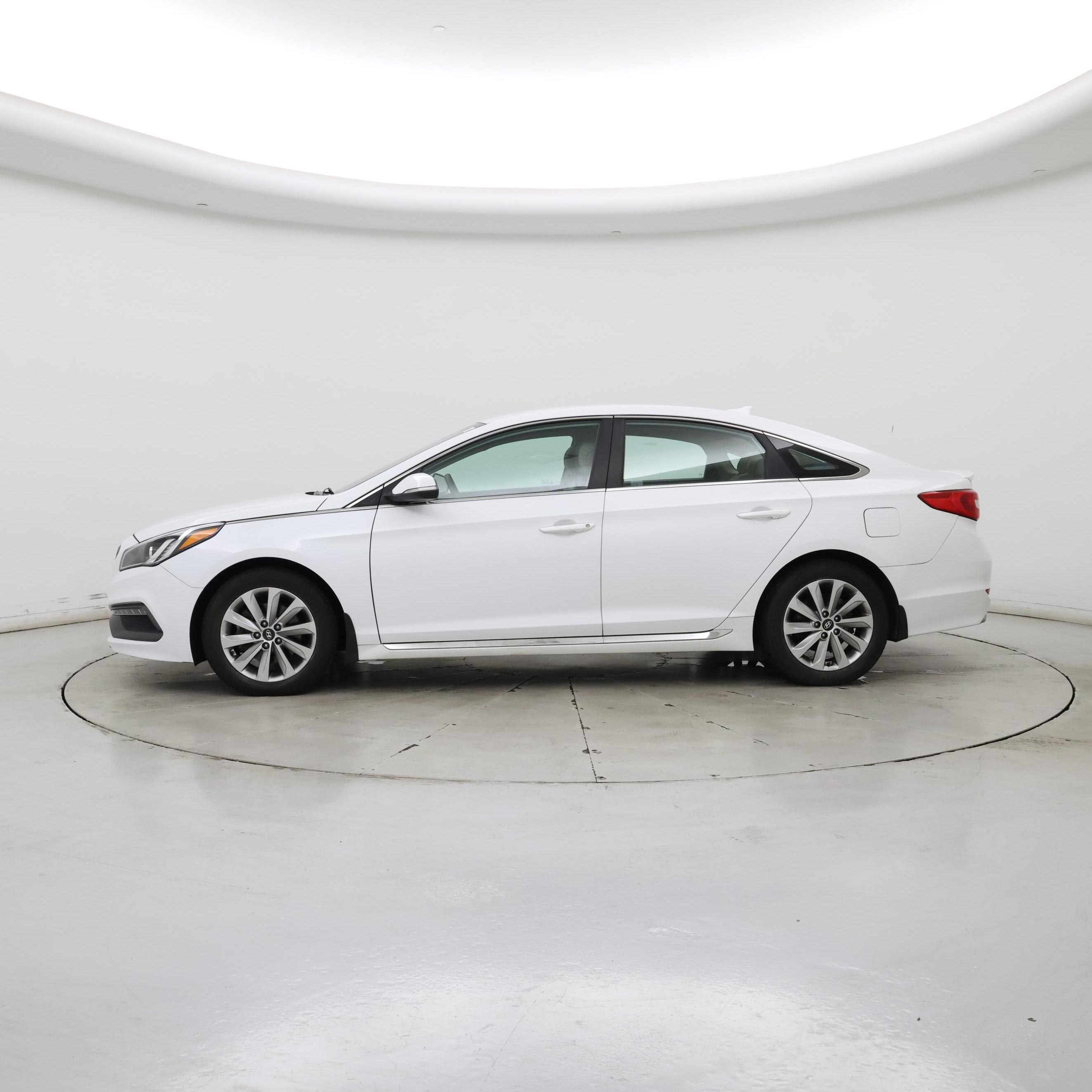Thumbnail: 2016 Hyundai Sonata - 3