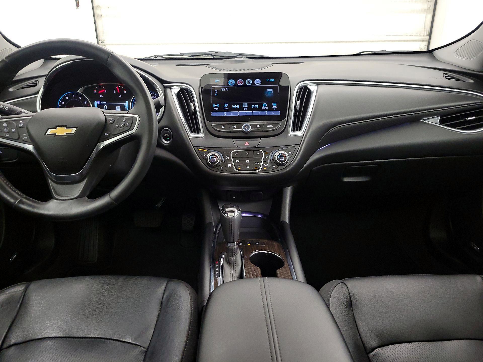 Thumbnail: 2018 Chevrolet Malibu - 9