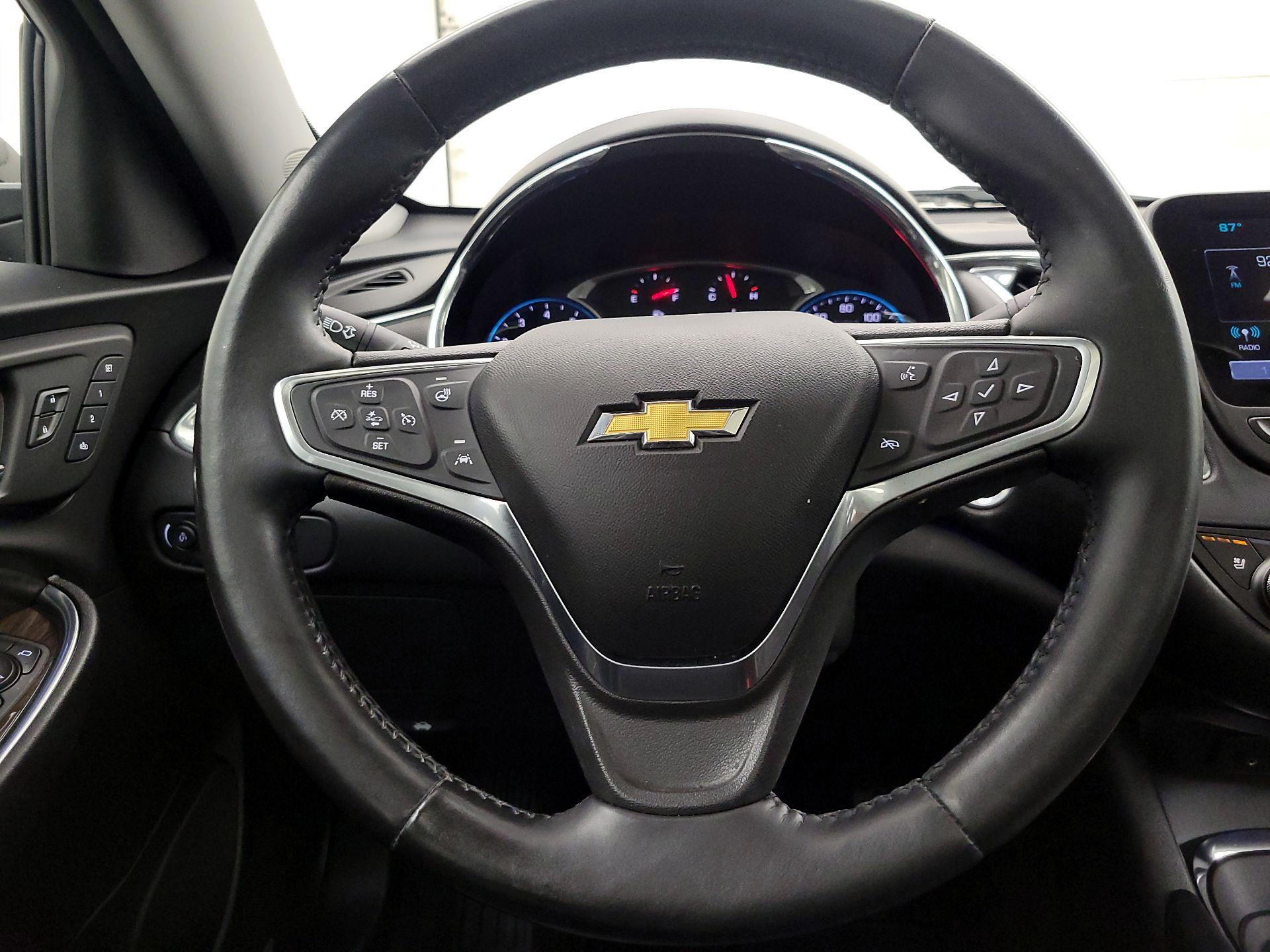 Thumbnail: 2018 Chevrolet Malibu - 10