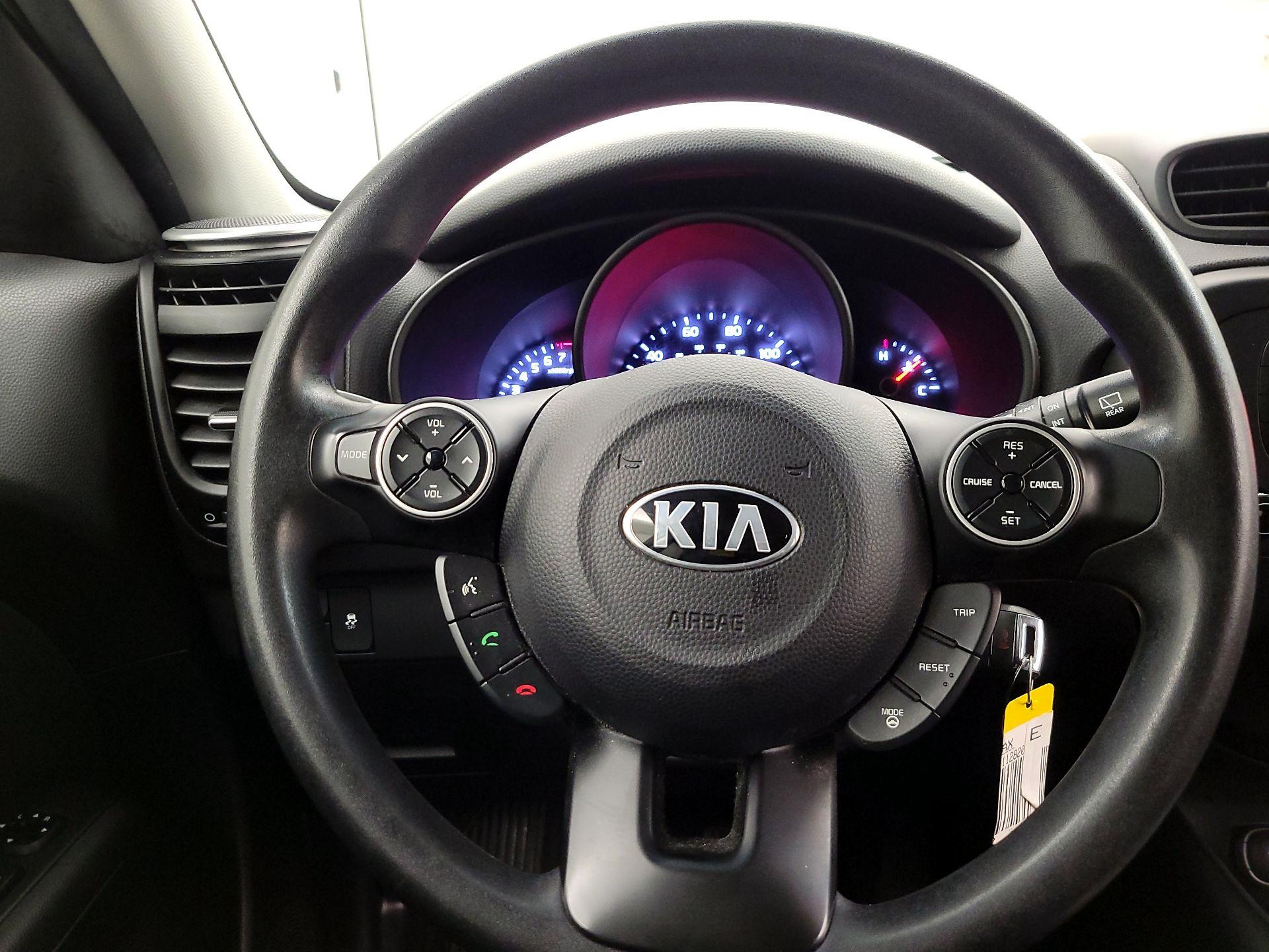 Thumbnail: 2015 Kia Soul - 10