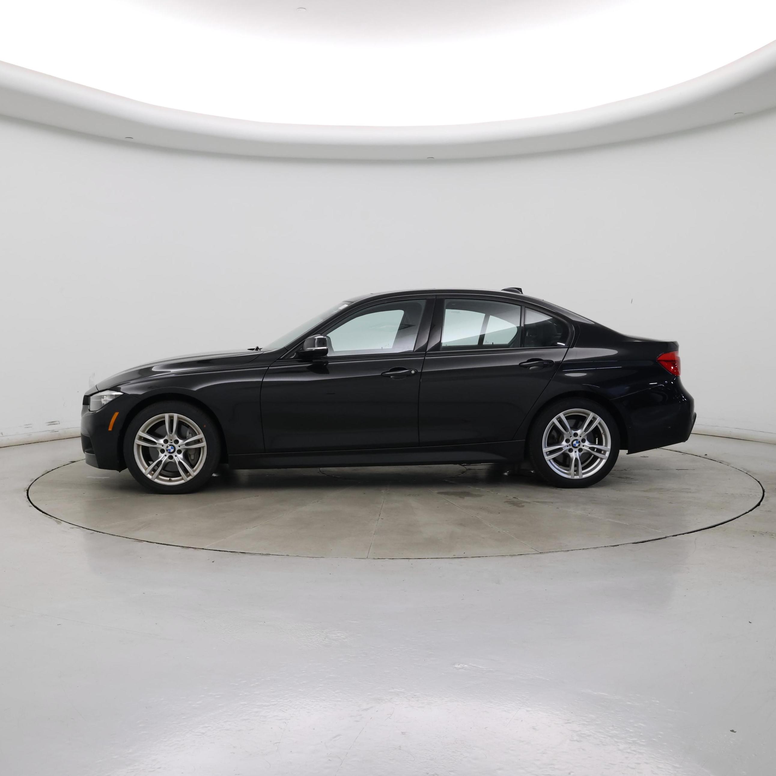 Thumbnail: 2017 BMW 3 Series - 3