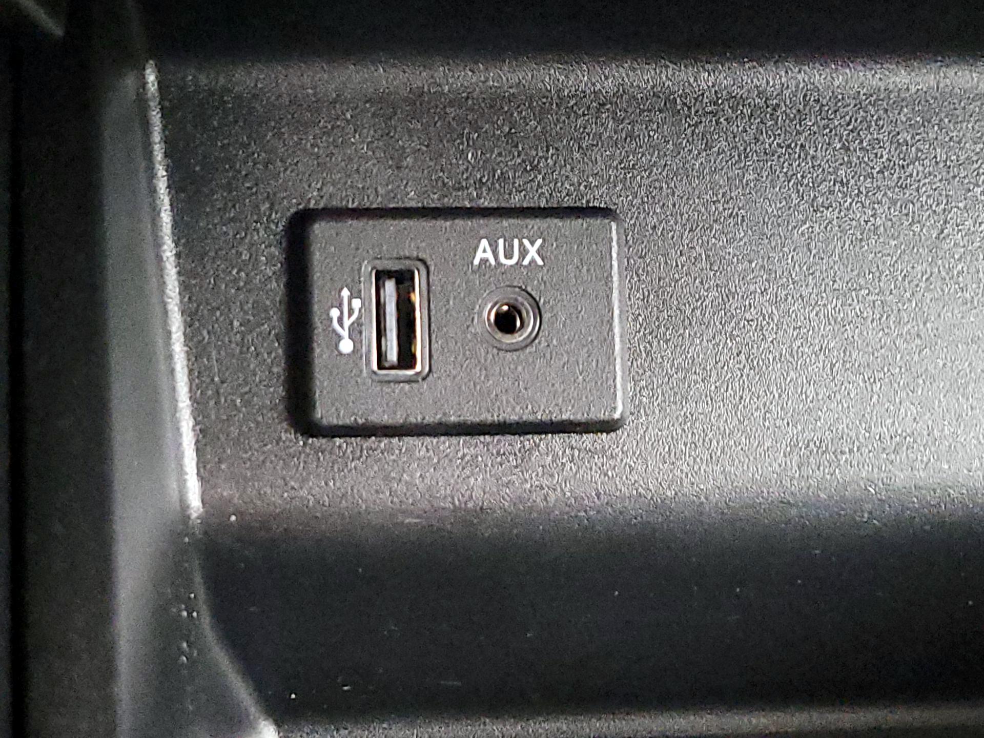 Thumbnail: 2017 Nissan Altima - 18