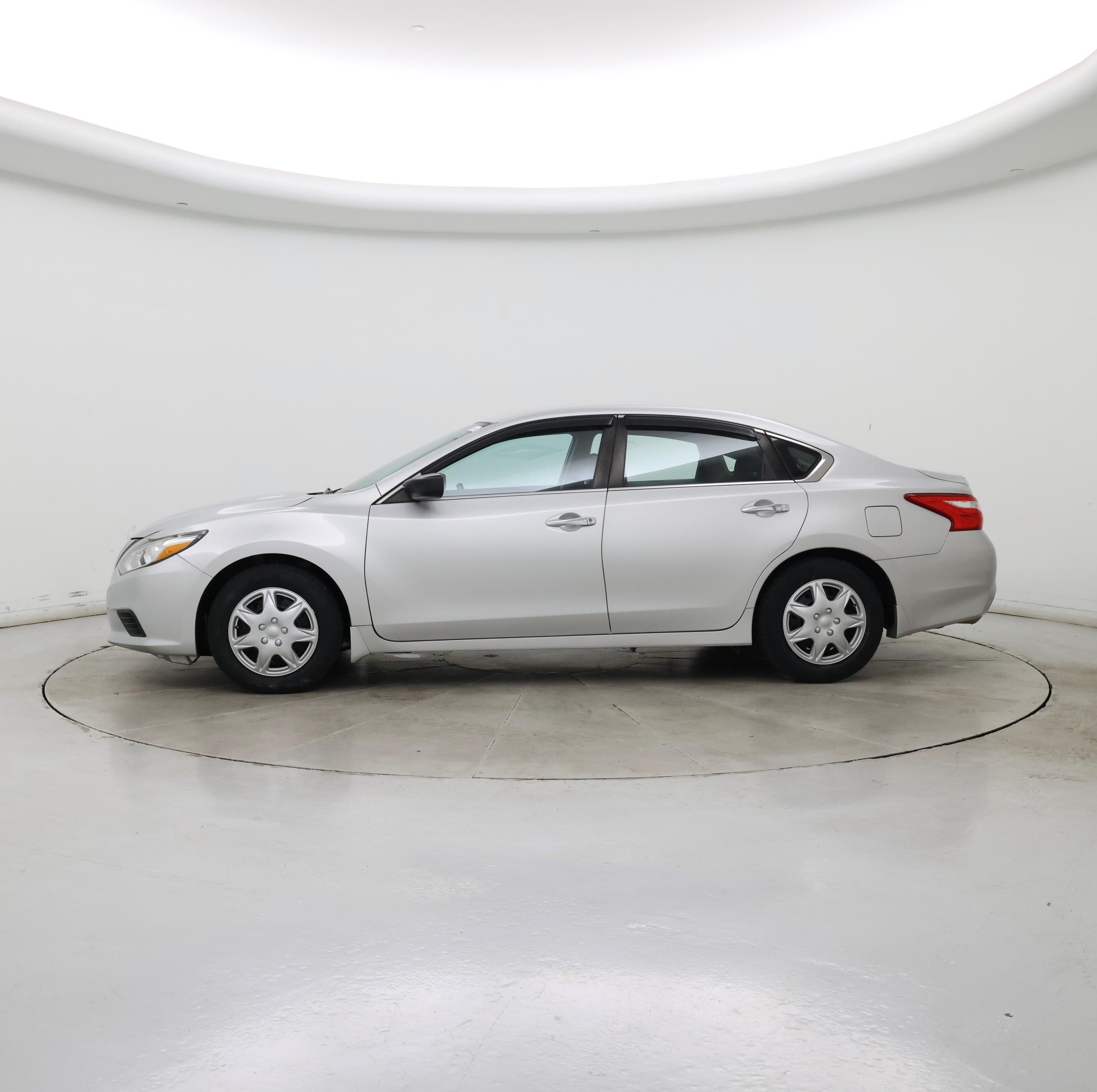 Thumbnail: 2017 Nissan Altima - 3