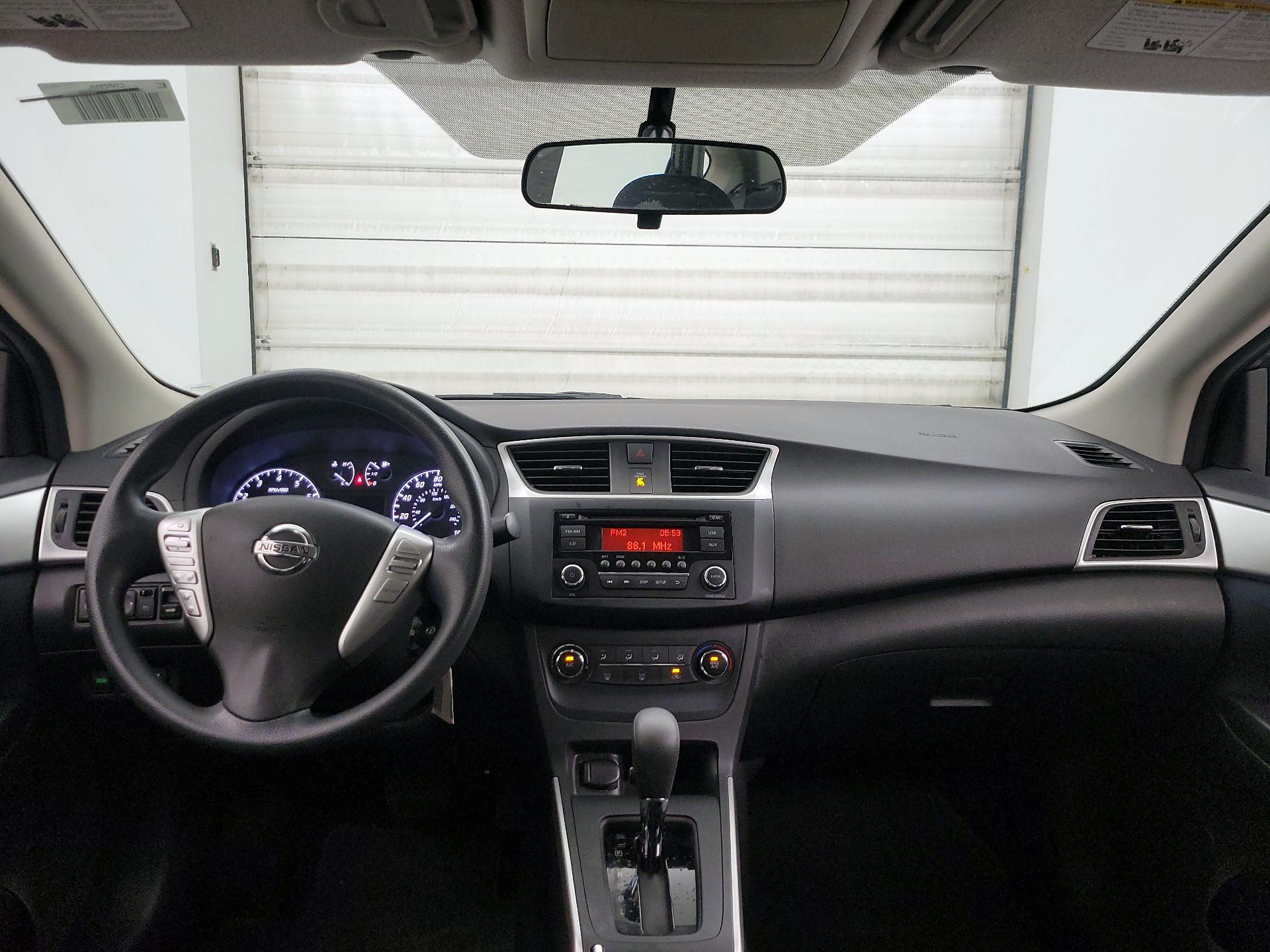 Thumbnail: 2016 Nissan Sentra - 9